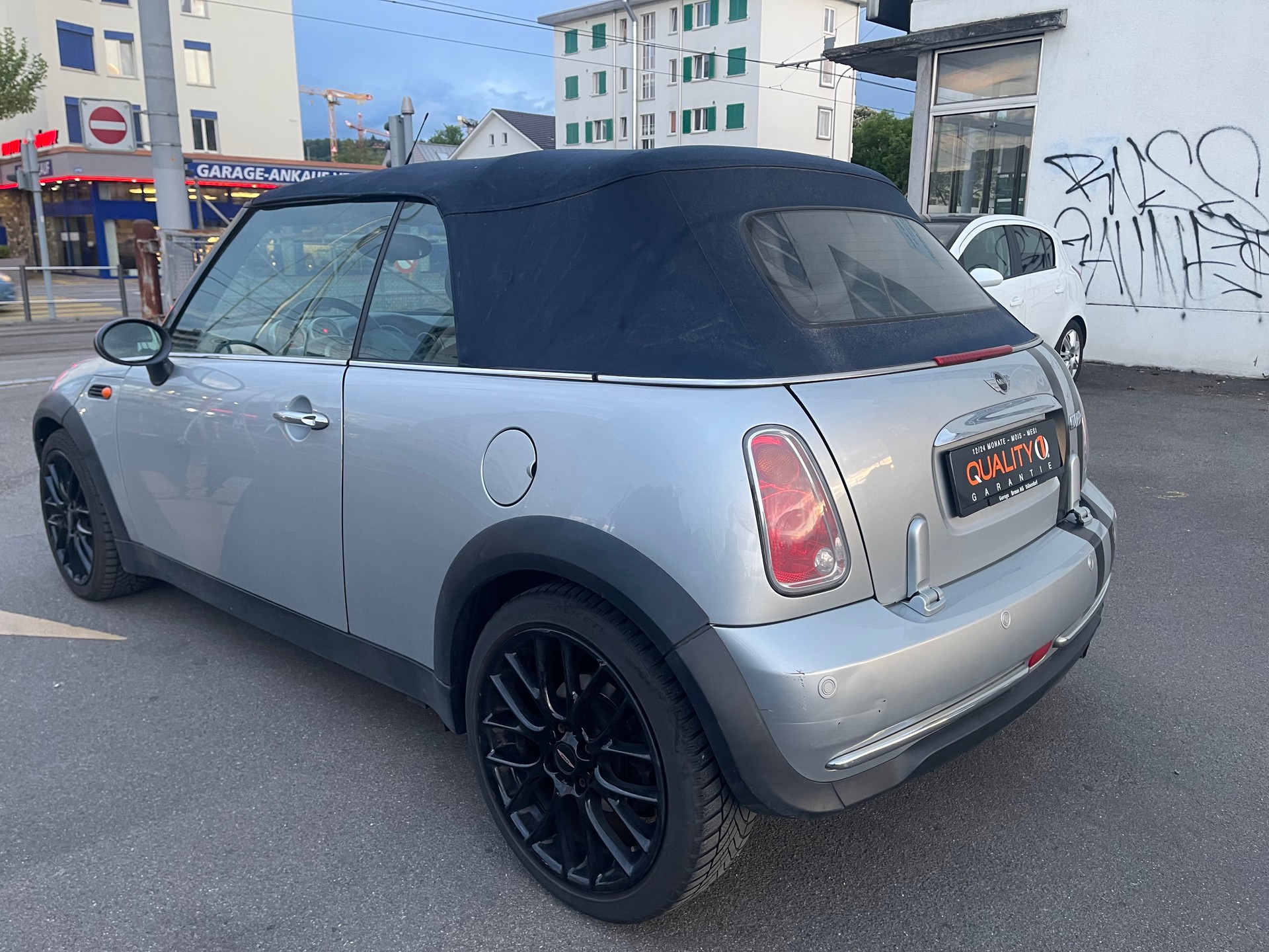 MINI Cooper Cabriolet-image-4