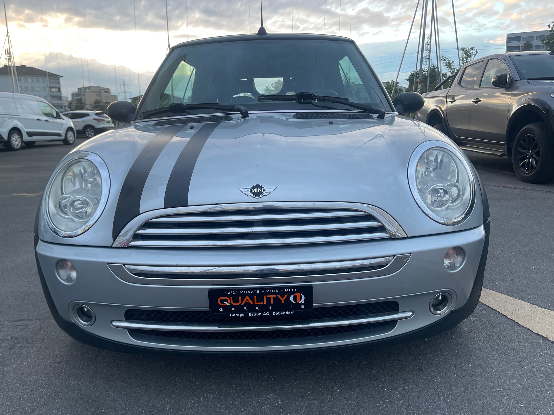 MINI Cooper Cabriolet-image-2