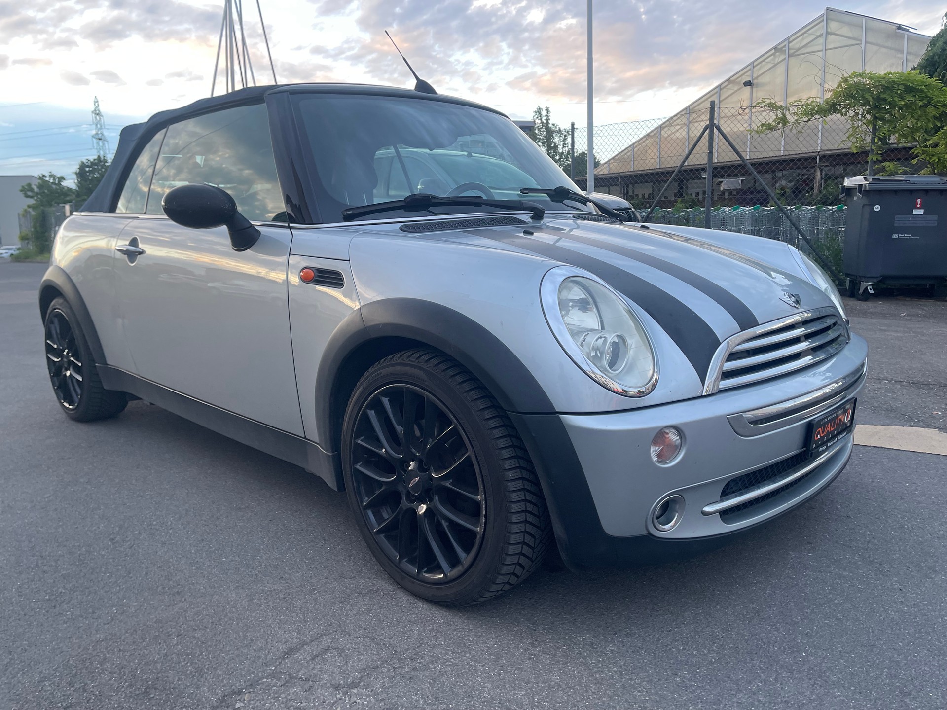 MINI Cooper Cabriolet-image-0