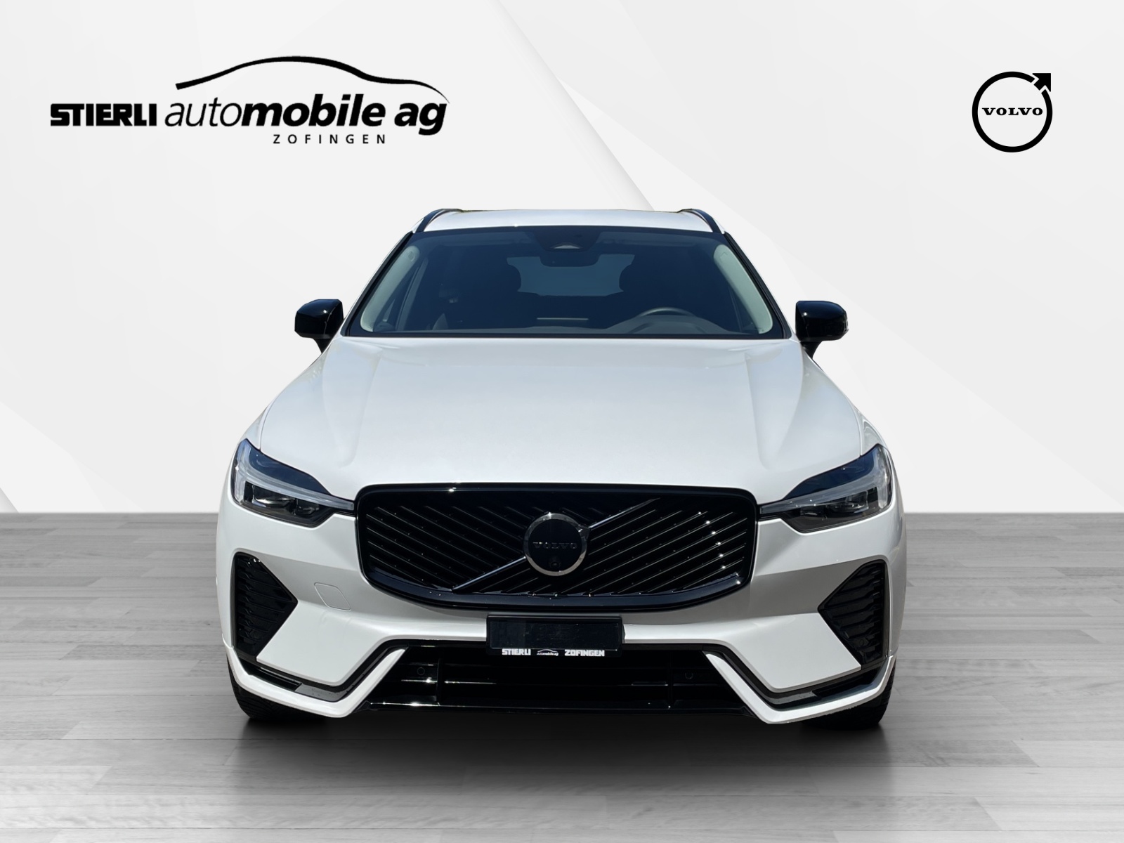 VOLVO XC60 2.0 B5 MH Plus Dark AWD-showroom-element-1