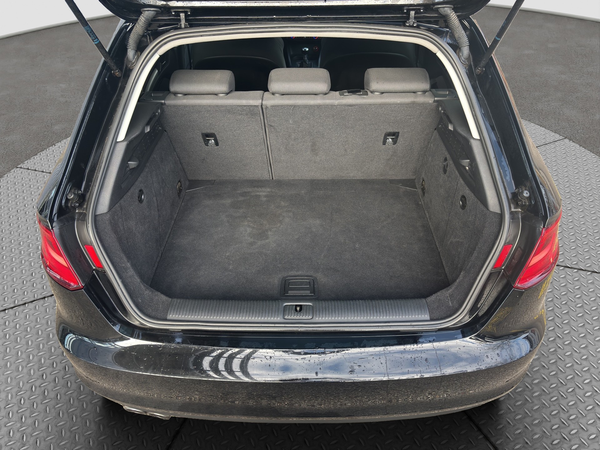 AUDI A3 Sportback 1.4 TFSI Ambition-image-15