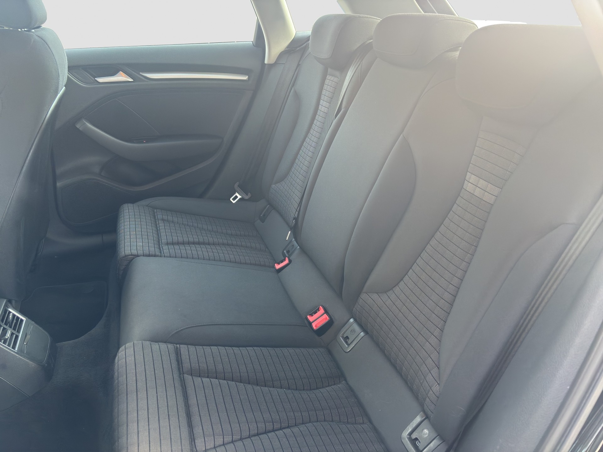AUDI A3 Sportback 1.4 TFSI Ambition-image-14