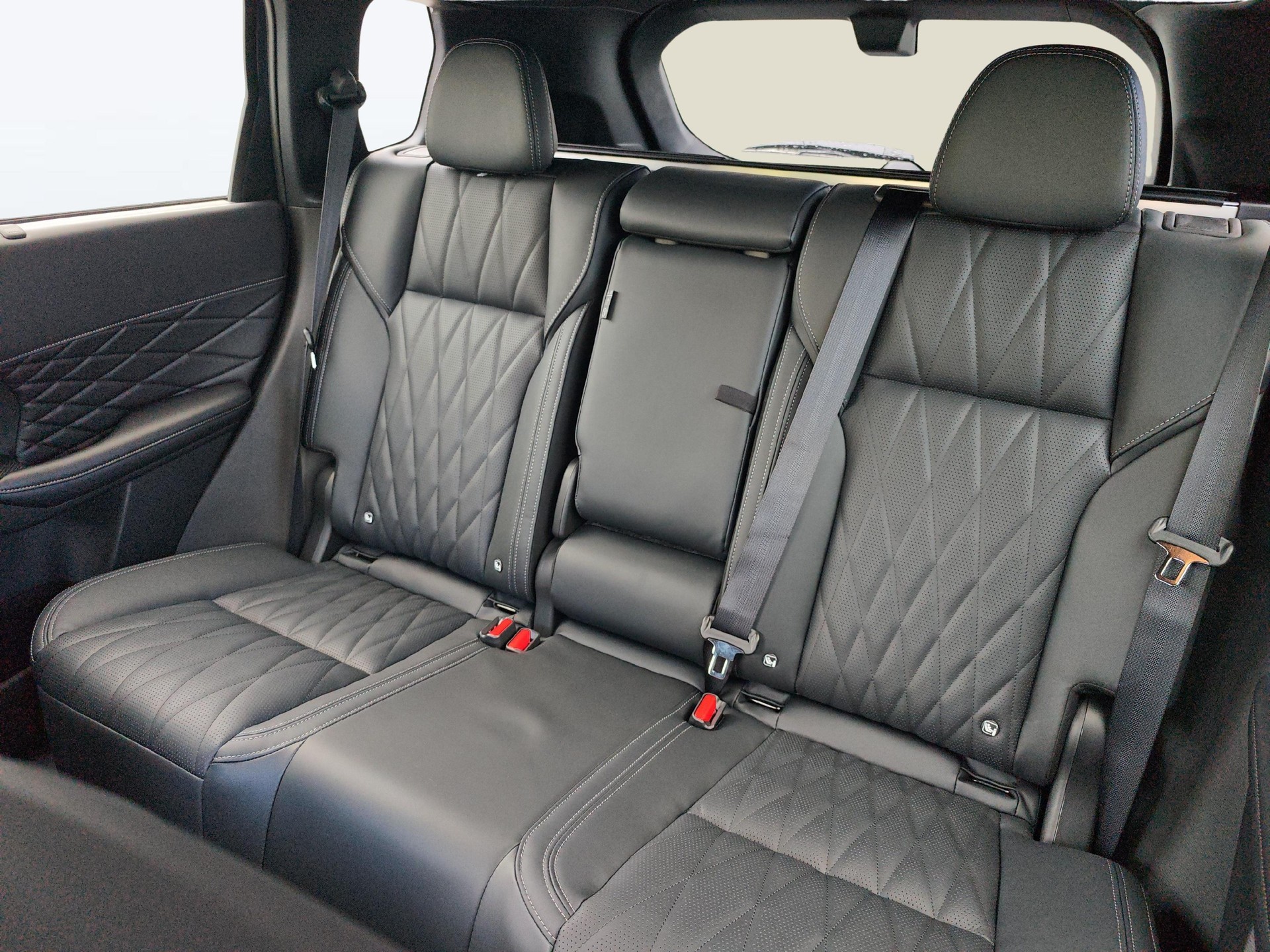MITSUBISHI Outlander 2.4 PHEV Sport 4x4-image-10