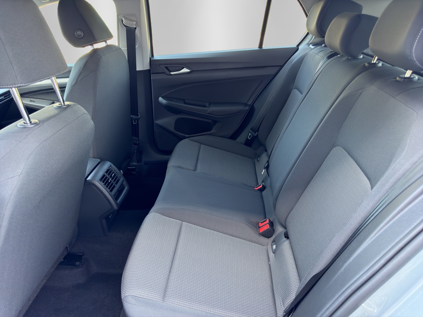 VW Golf 1.5 e TSI mHEV Value DSG-image-10