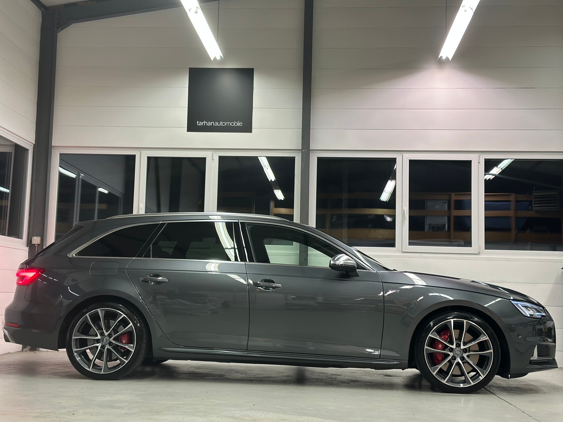 AUDI S4 Avant 3.0 TFSI quattro tiptronic-image-2