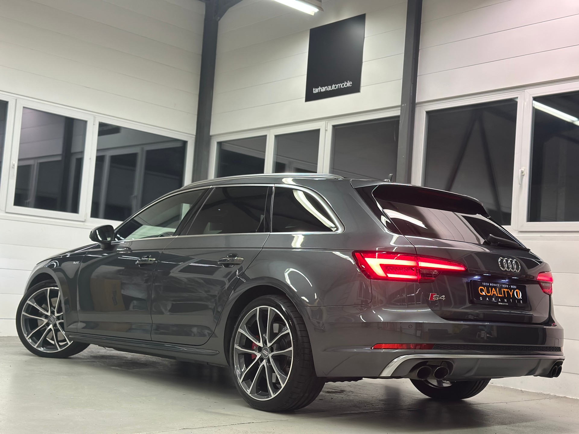 AUDI S4 Avant 3.0 TFSI quattro tiptronic-image-1