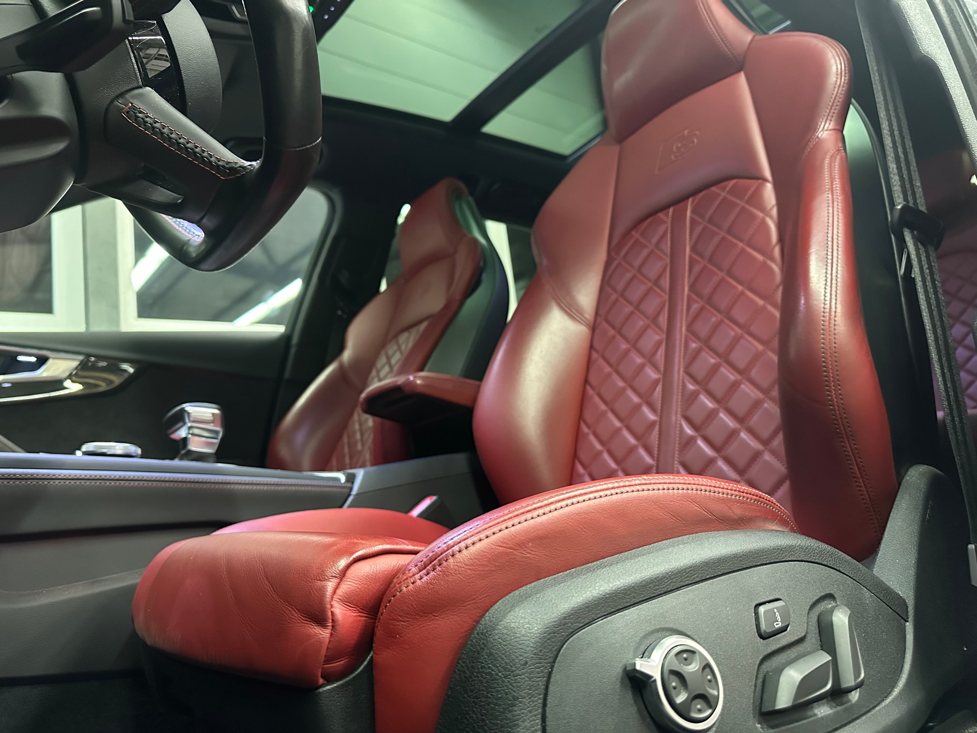 AUDI S4 Avant 3.0 TFSI quattro tiptronic-image-4