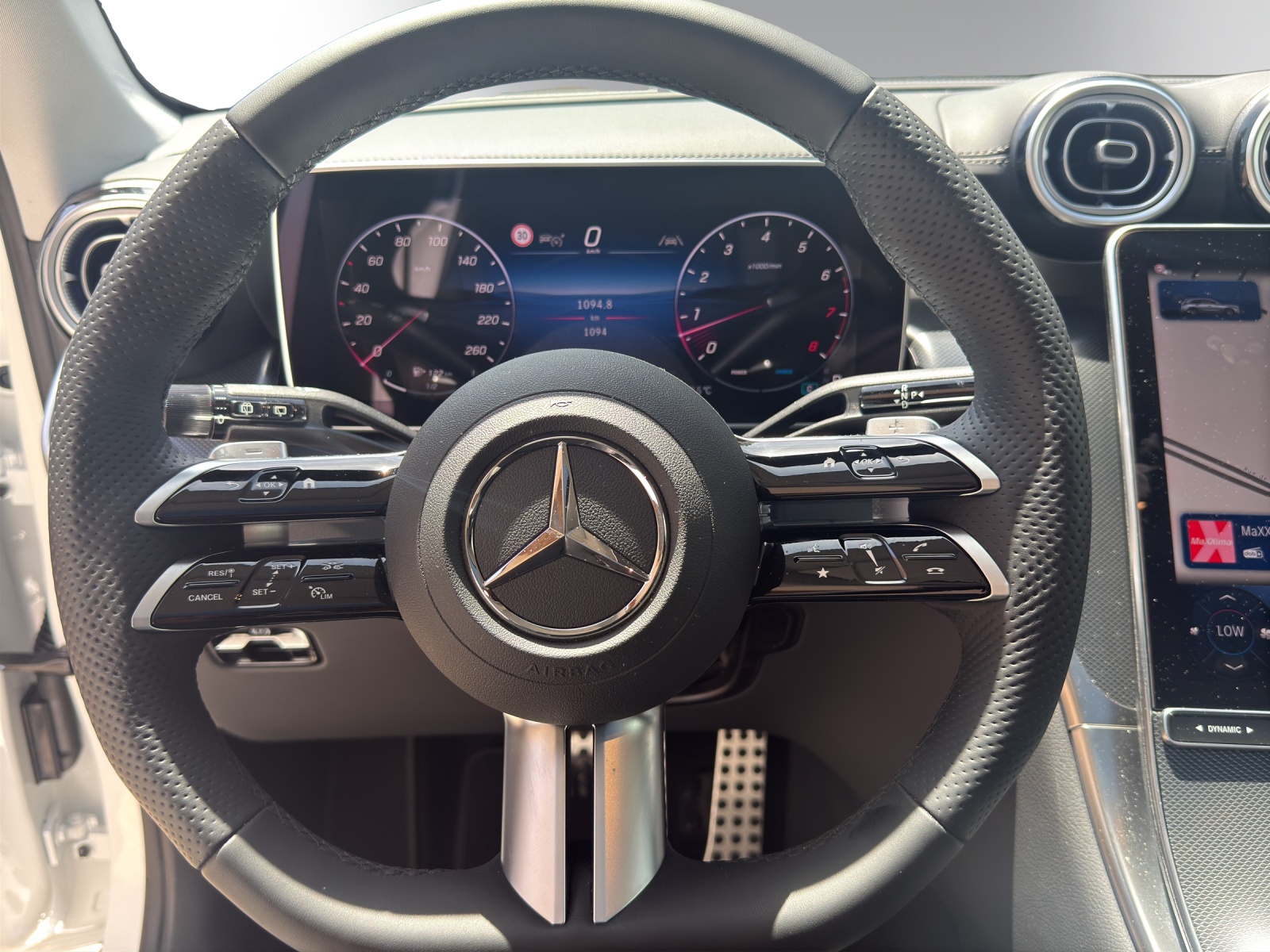 MERCEDES-BENZ GLC 200 4Matic 9G-Tronic-image-13