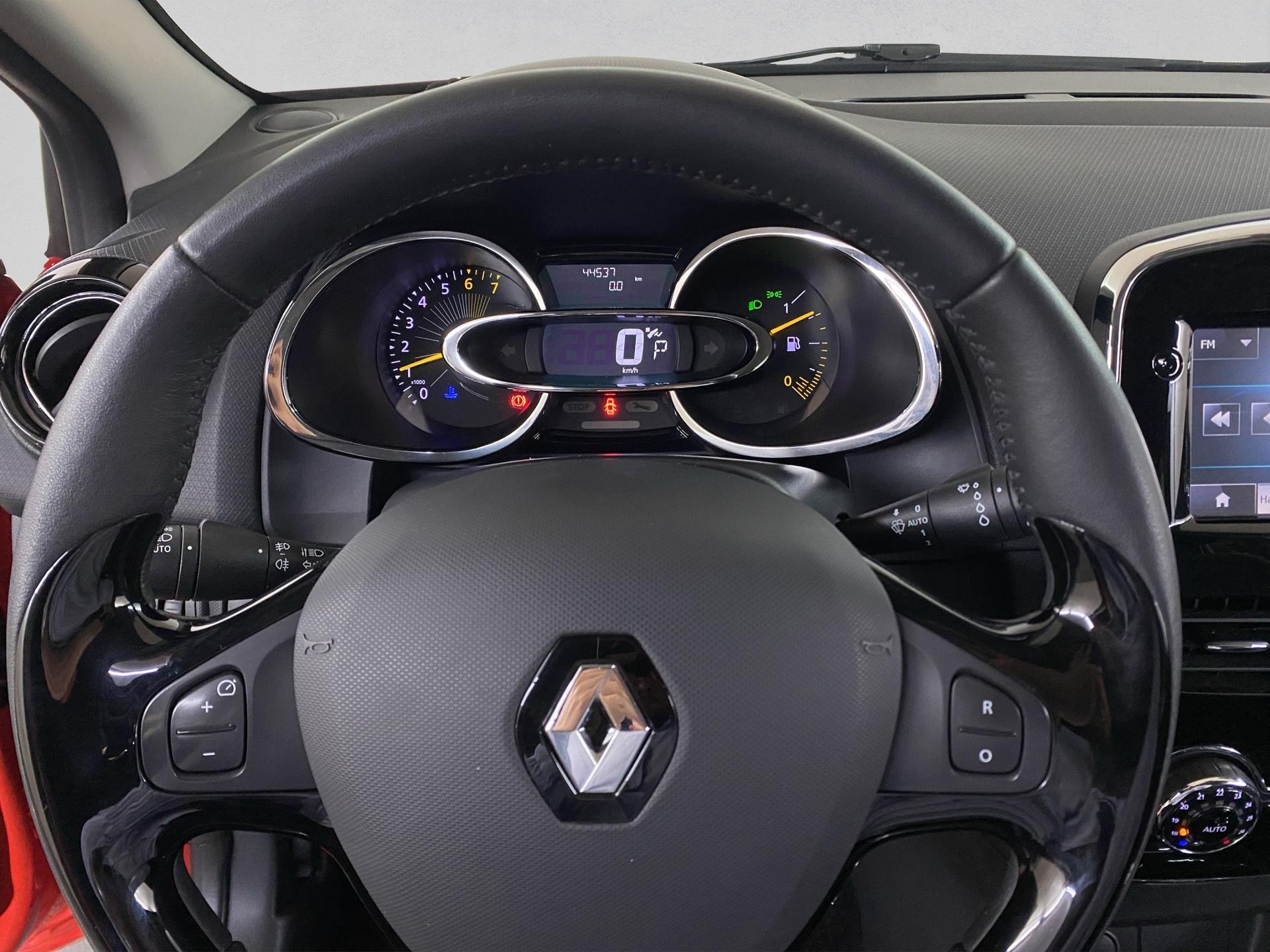 RENAULT Clio 1.2 16V T Intens EDC-image-9