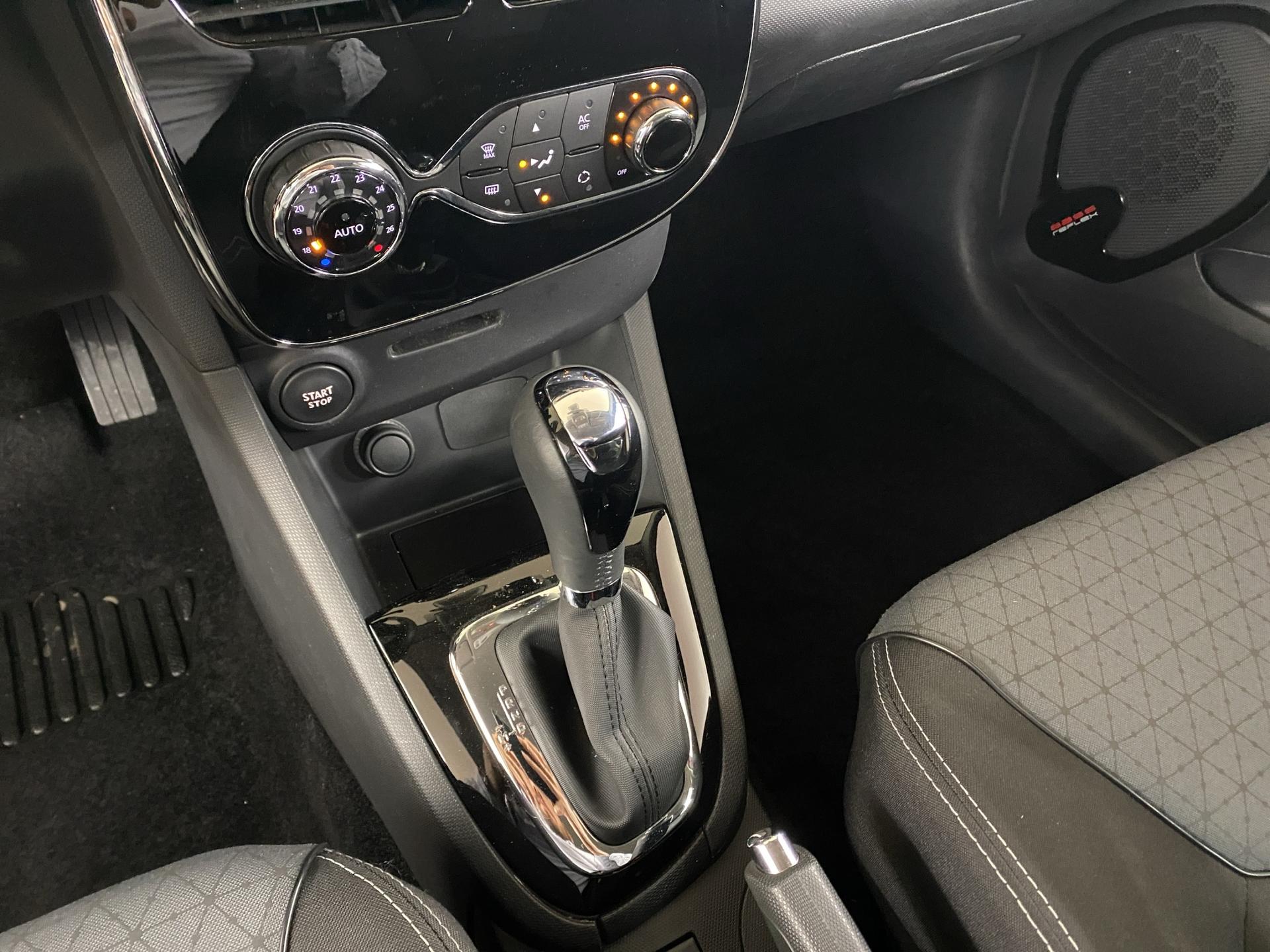 RENAULT Clio 1.2 16V T Intens EDC-image-12