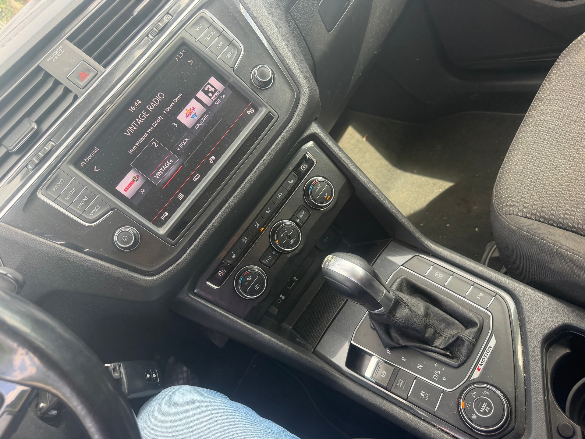 VW Tiguan 2.0 TDI SCR Trendline 4Motion DSG-image-6