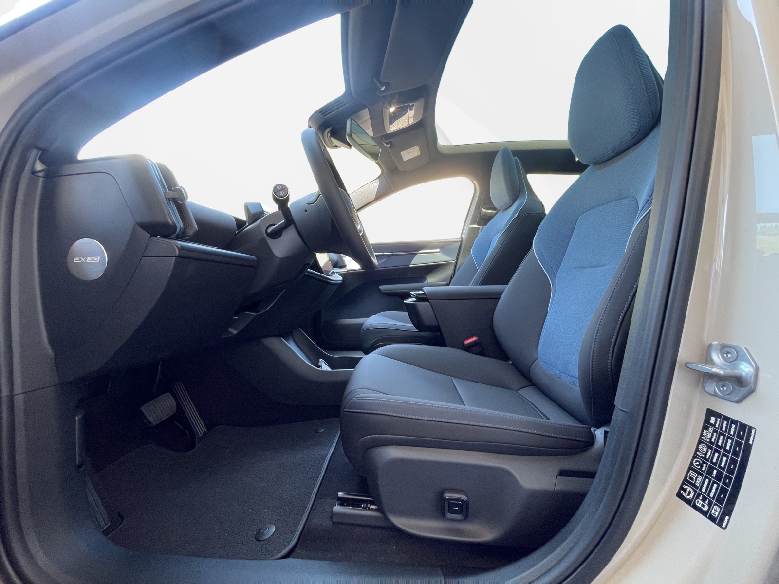 VOLVO EX 30 CC E60 Twin Performance AWD-image-9