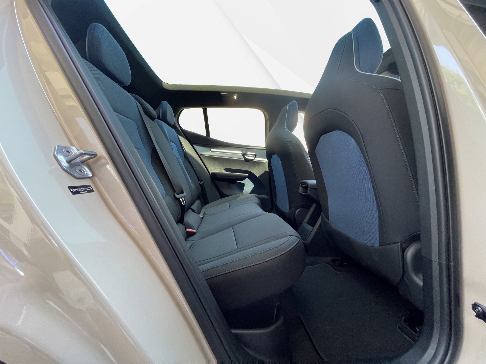 VOLVO EX 30 CC E60 Twin Performance AWD-image-16
