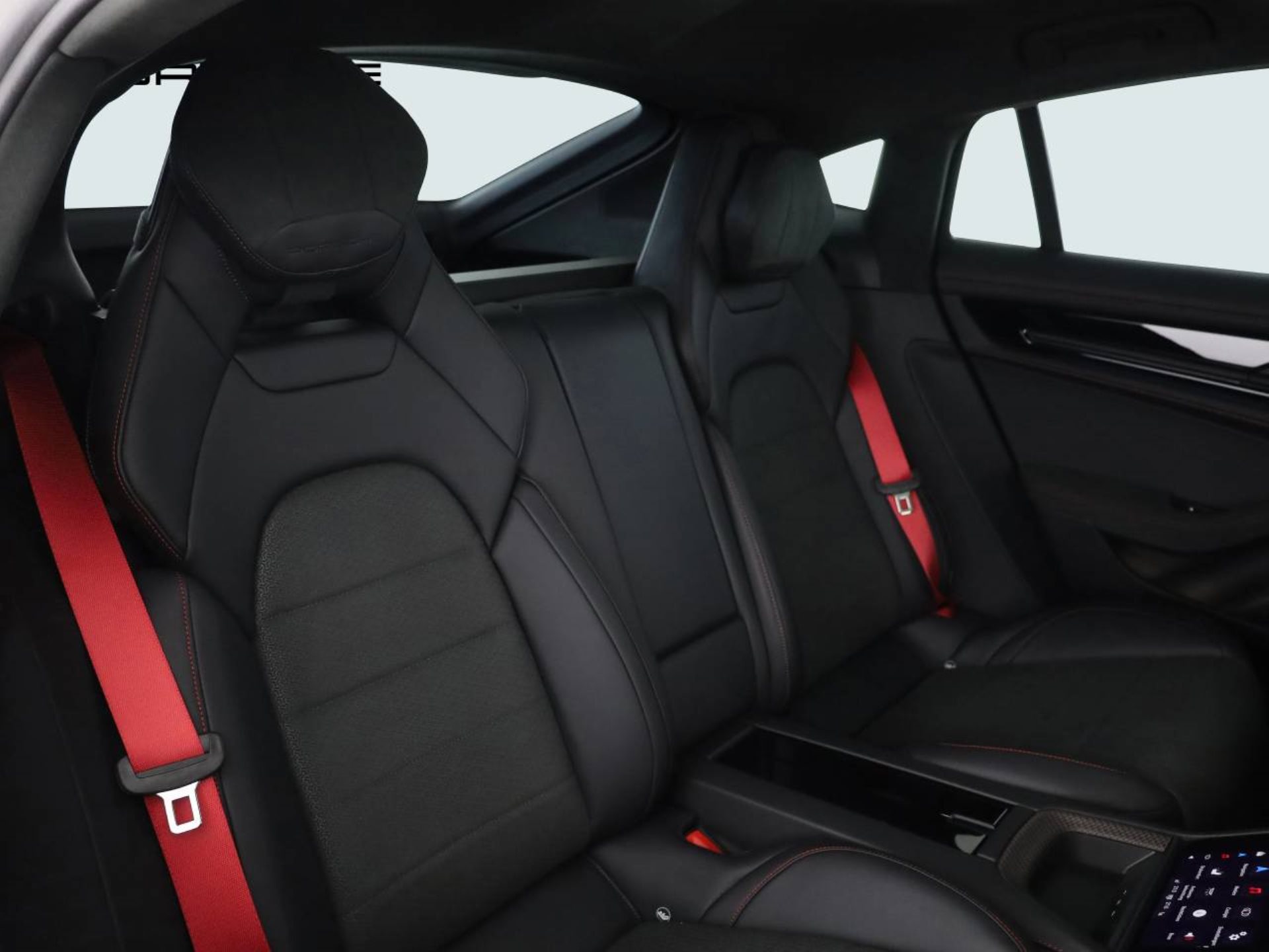 PORSCHE Panamera GTS-image-11