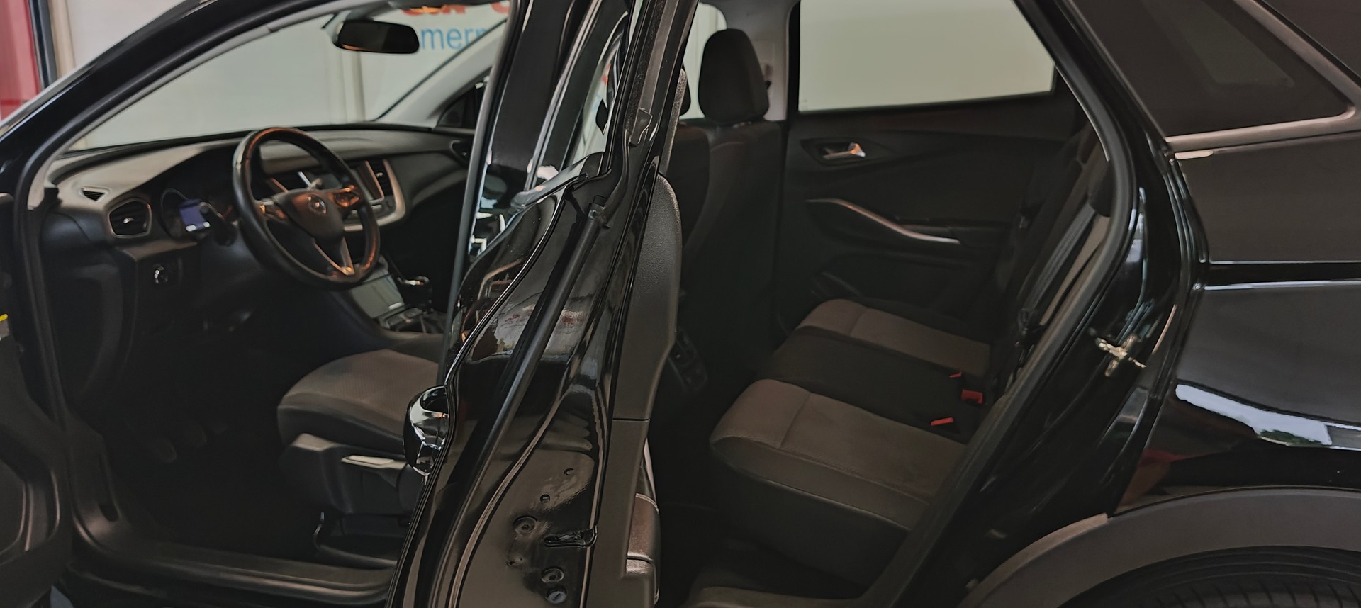 OPEL Grandland X 1.2i TP Ultimate-image-12