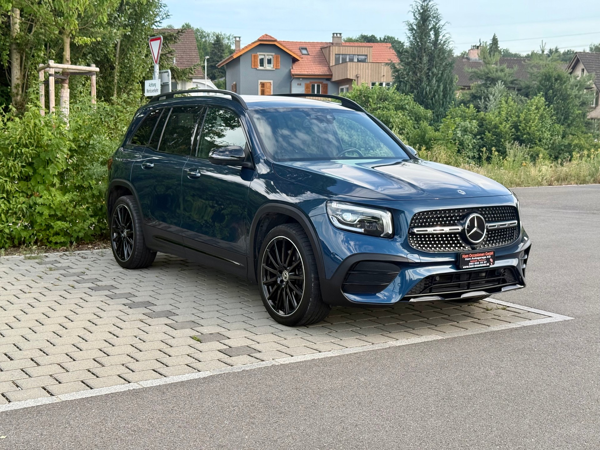 MERCEDES-BENZ GLB 250 AMG Line 4 MATIC 8G-Tronic-image-5