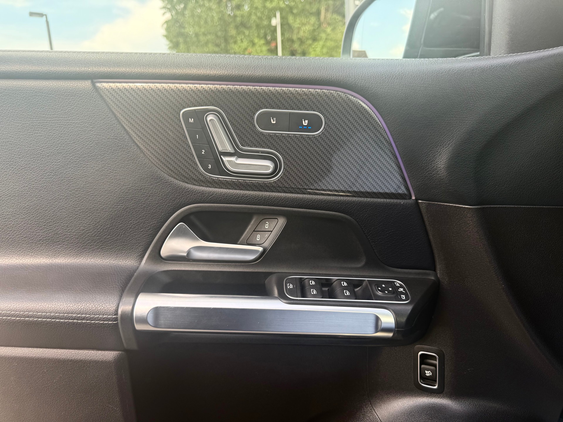 MERCEDES-BENZ GLB 250 AMG Line 4 MATIC 8G-Tronic-image-11