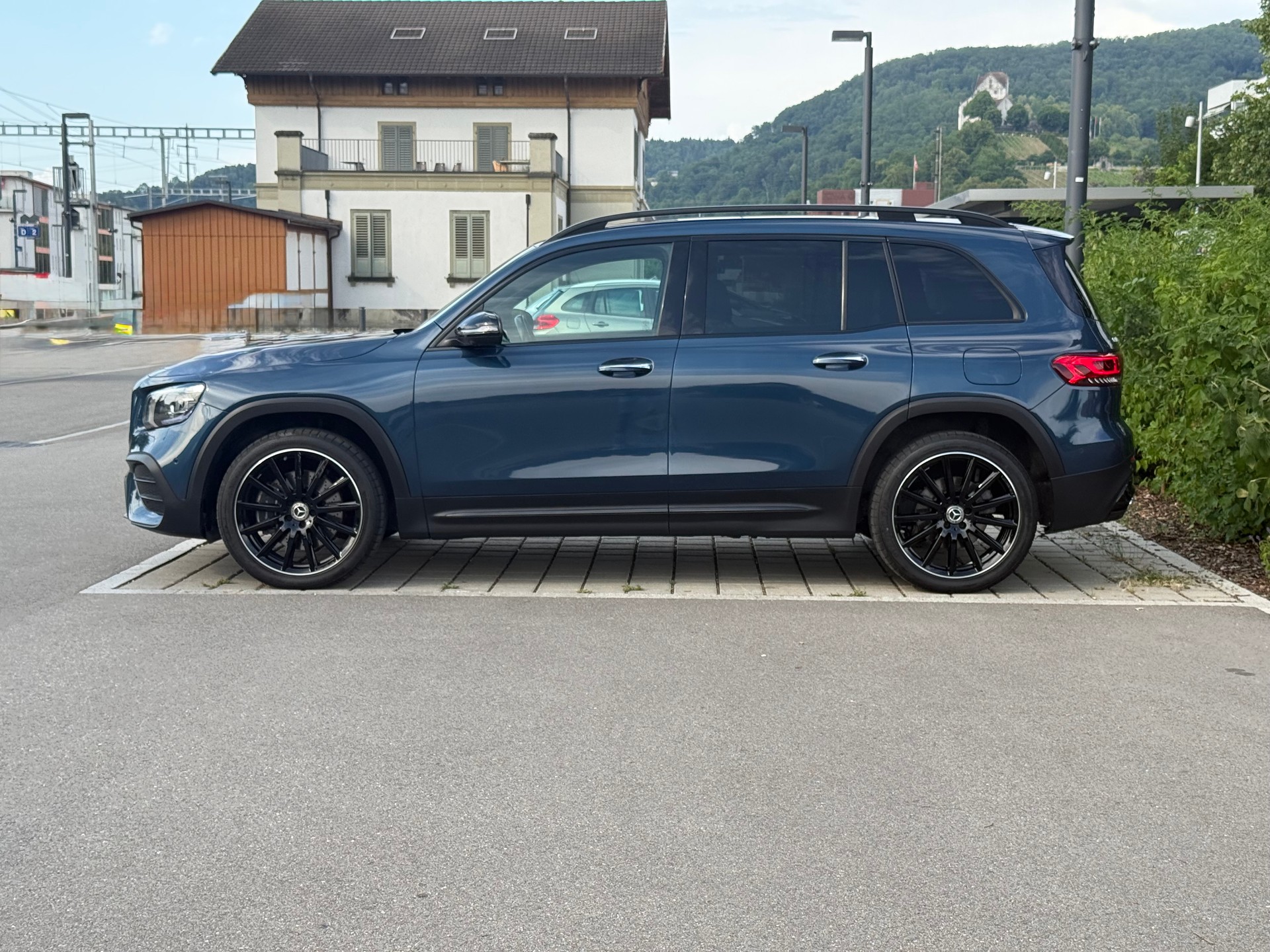 MERCEDES-BENZ GLB 250 AMG Line 4 MATIC 8G-Tronic-image-1