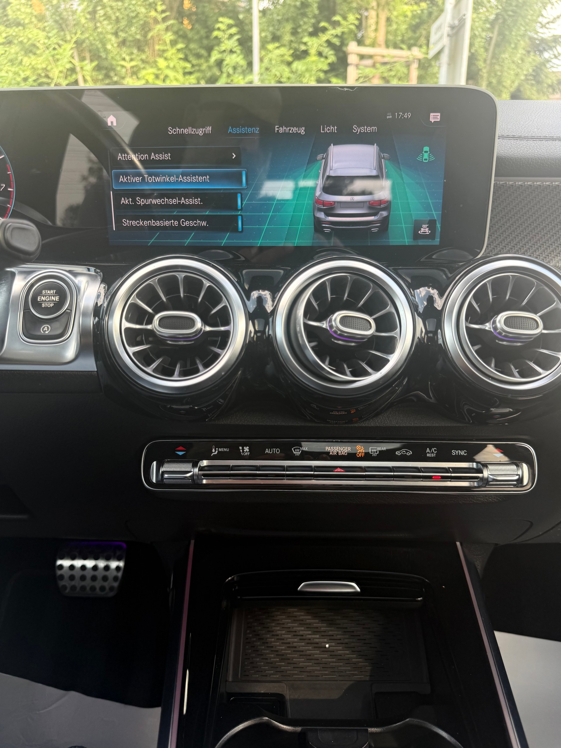 MERCEDES-BENZ GLB 250 AMG Line 4 MATIC 8G-Tronic-image-8