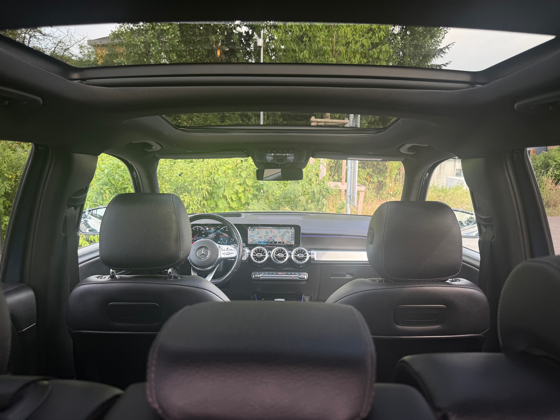 MERCEDES-BENZ GLB 250 AMG Line 4 MATIC 8G-Tronic-image-6