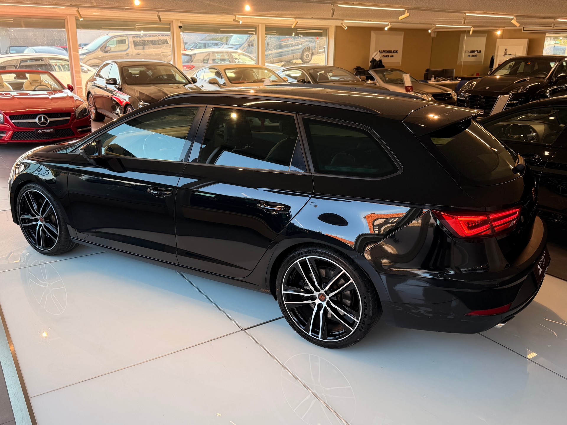 SEAT Leon ST 2.0 TSI Cupra 300 4 Drive DSG-image-7