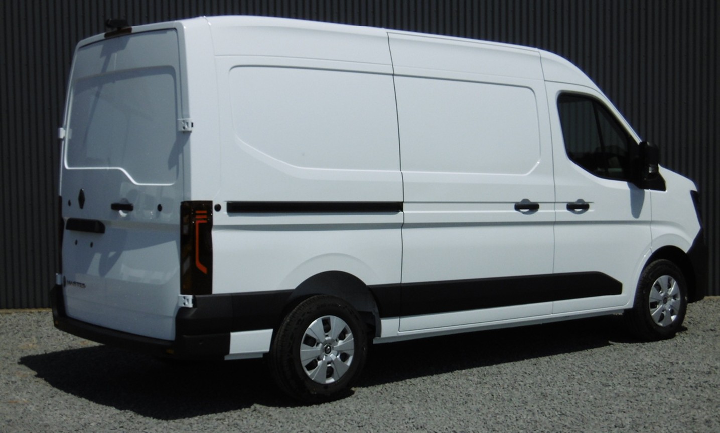 RENAULT Master 2.0 Blue dCi 170 EuroVI-image-1
