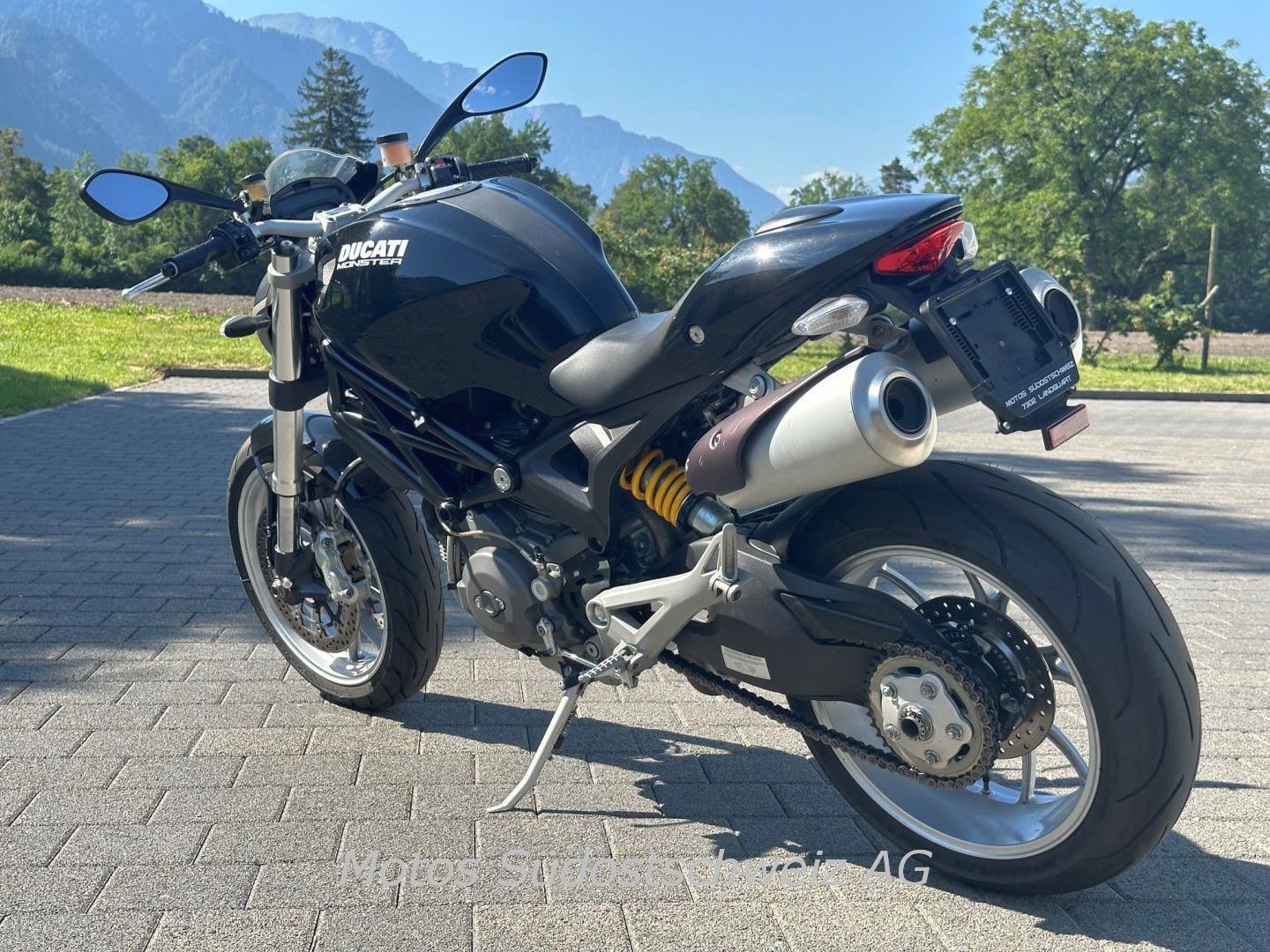 DUCATI MONSTER 1100 ABS-image-2