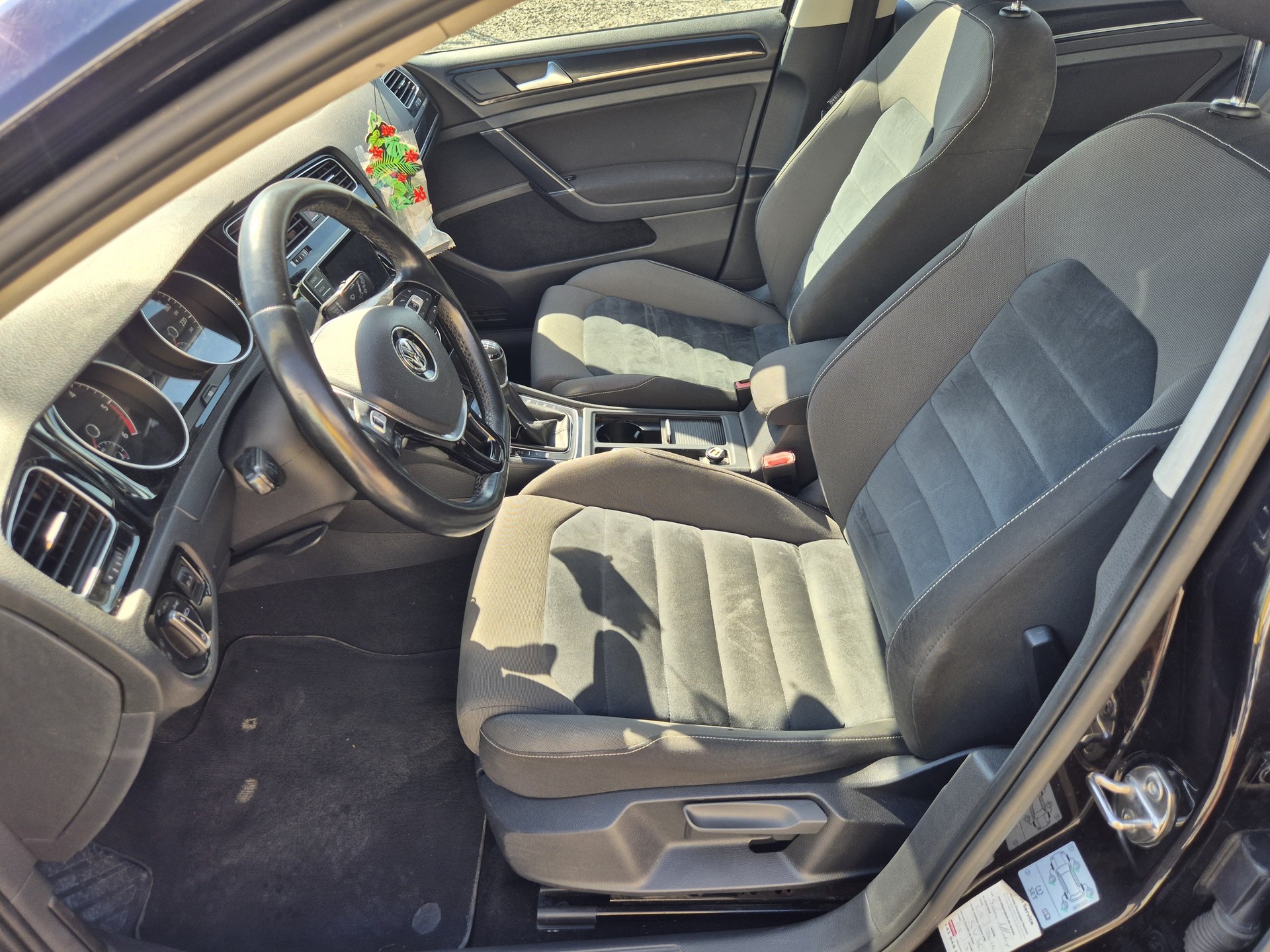VW Golf 2.0 TDI Highline 4Motion-image-6