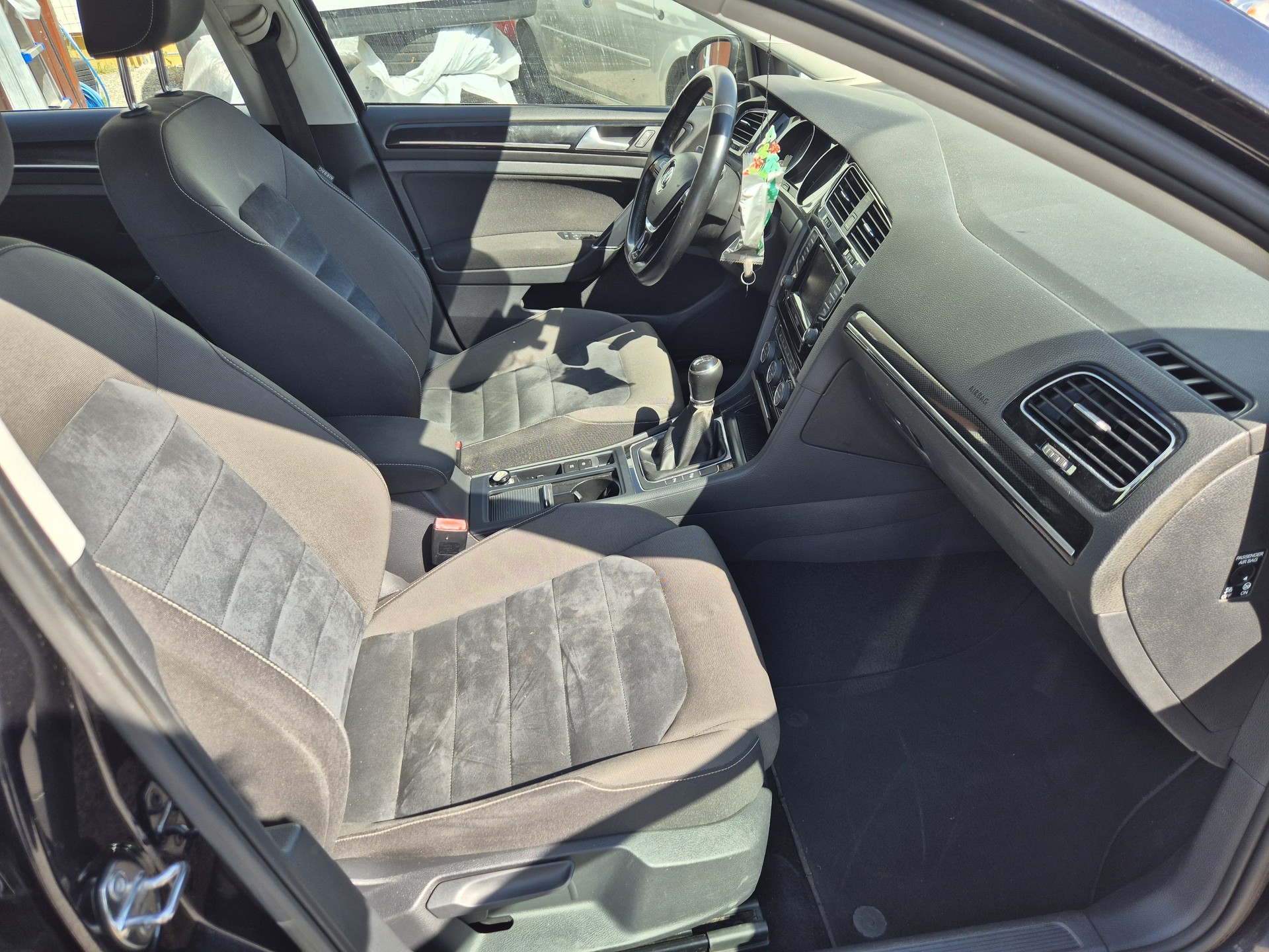 VW Golf 2.0 TDI Highline 4Motion-image-7