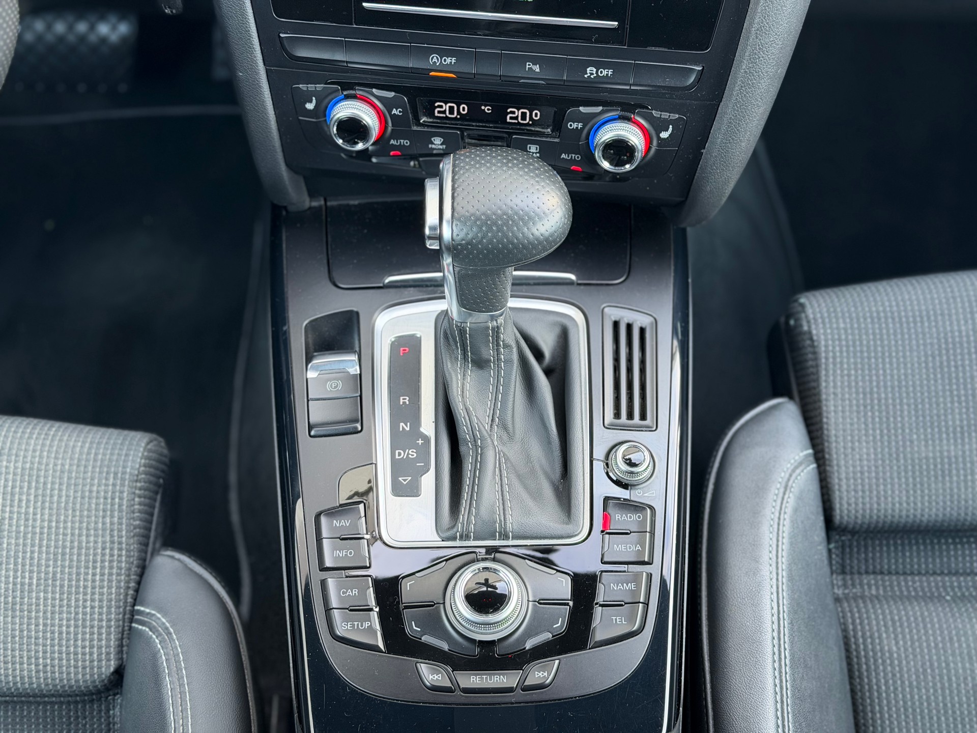 AUDI A5 Coupé 2.0 TFSI quattro S-tronic-image-10