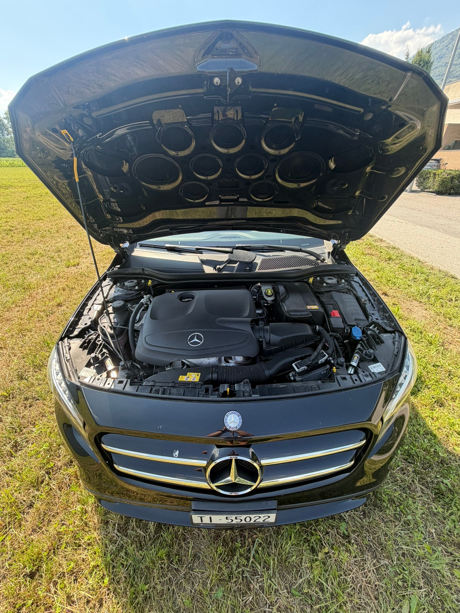MERCEDES-BENZ GLA 250 4m-image-3