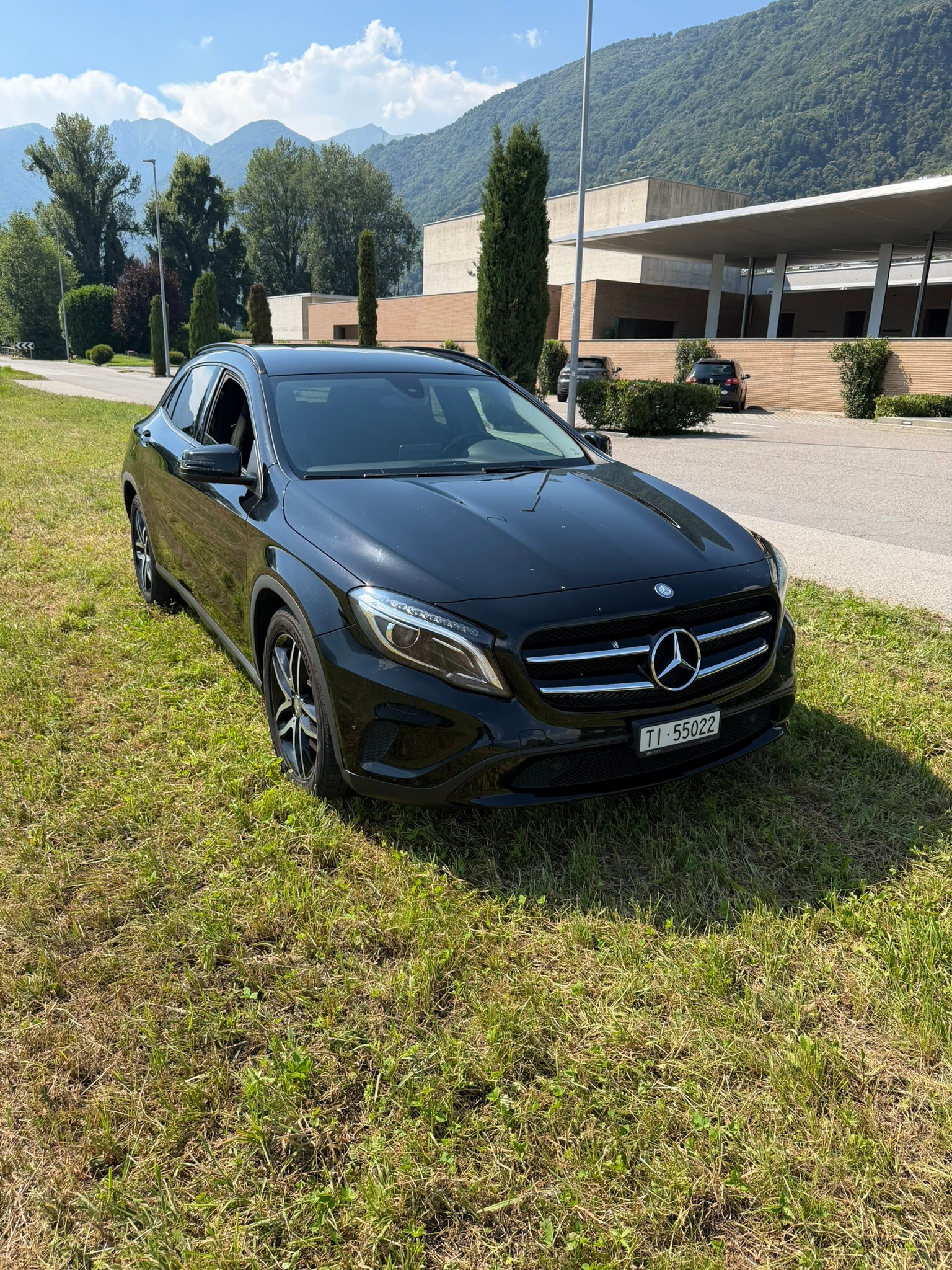 MERCEDES-BENZ GLA 250 4m-image-1