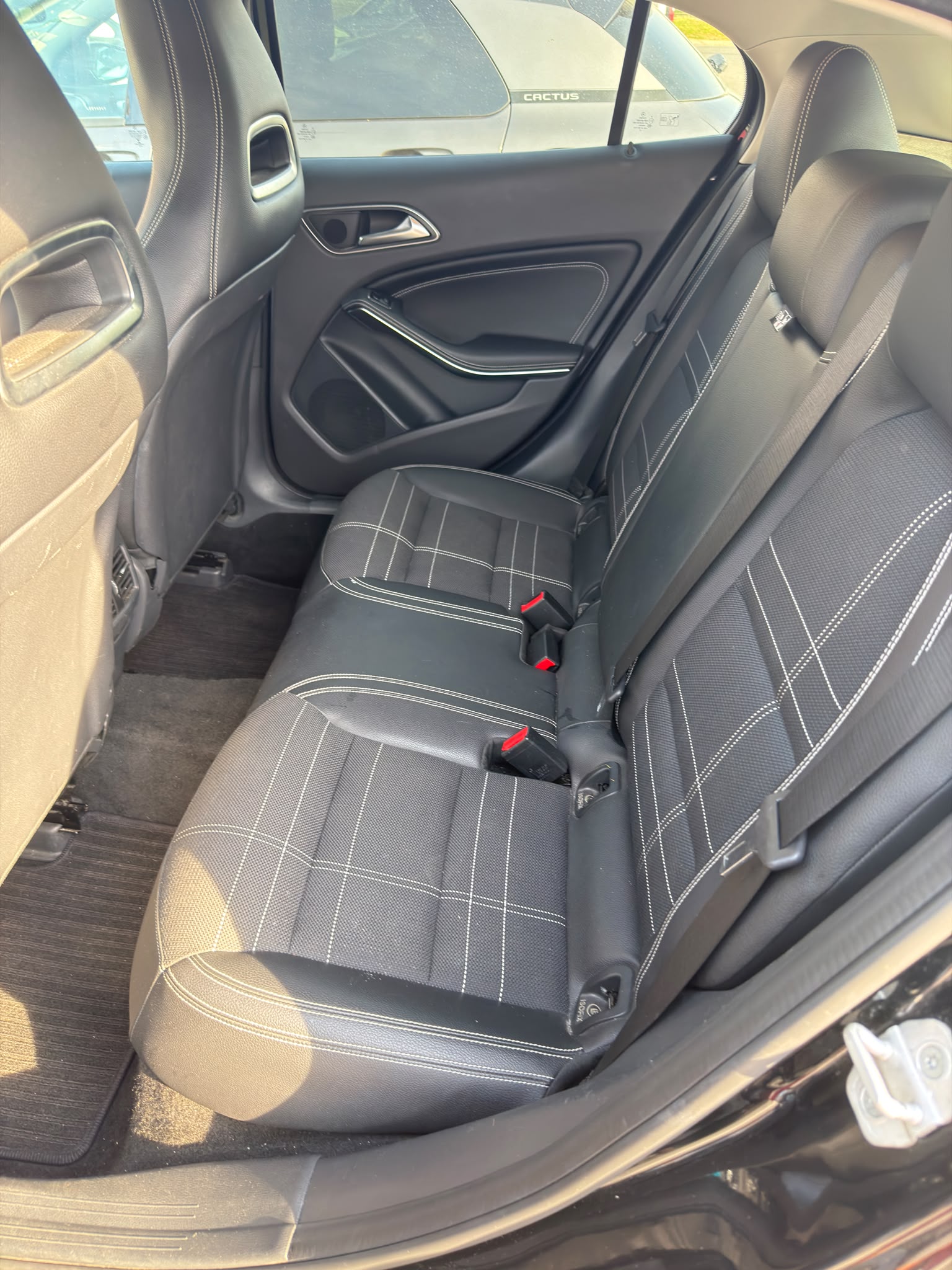 MERCEDES-BENZ GLA 250 4m-image-5