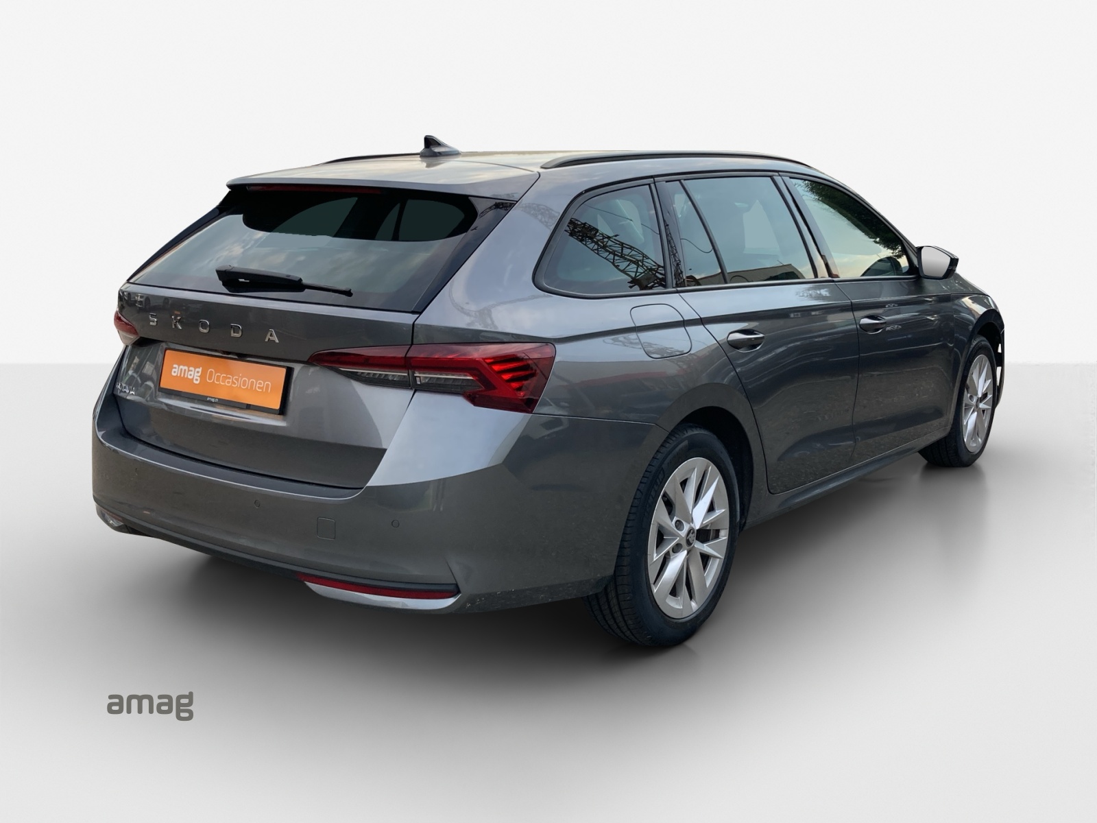 SKODA Octavia Combi 1.5 TSI mHEV DSG Dynamic-image-4