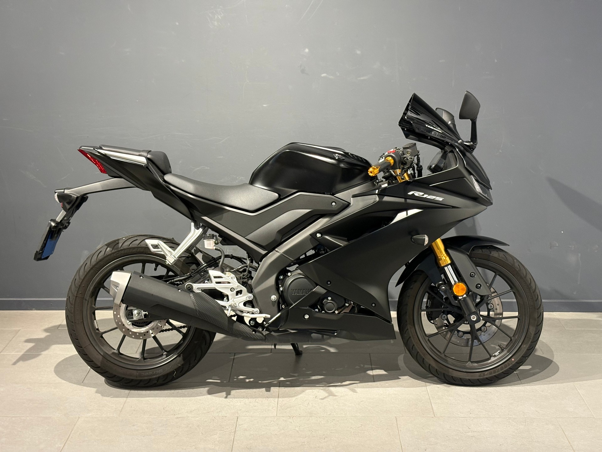 YAMAHA R 125