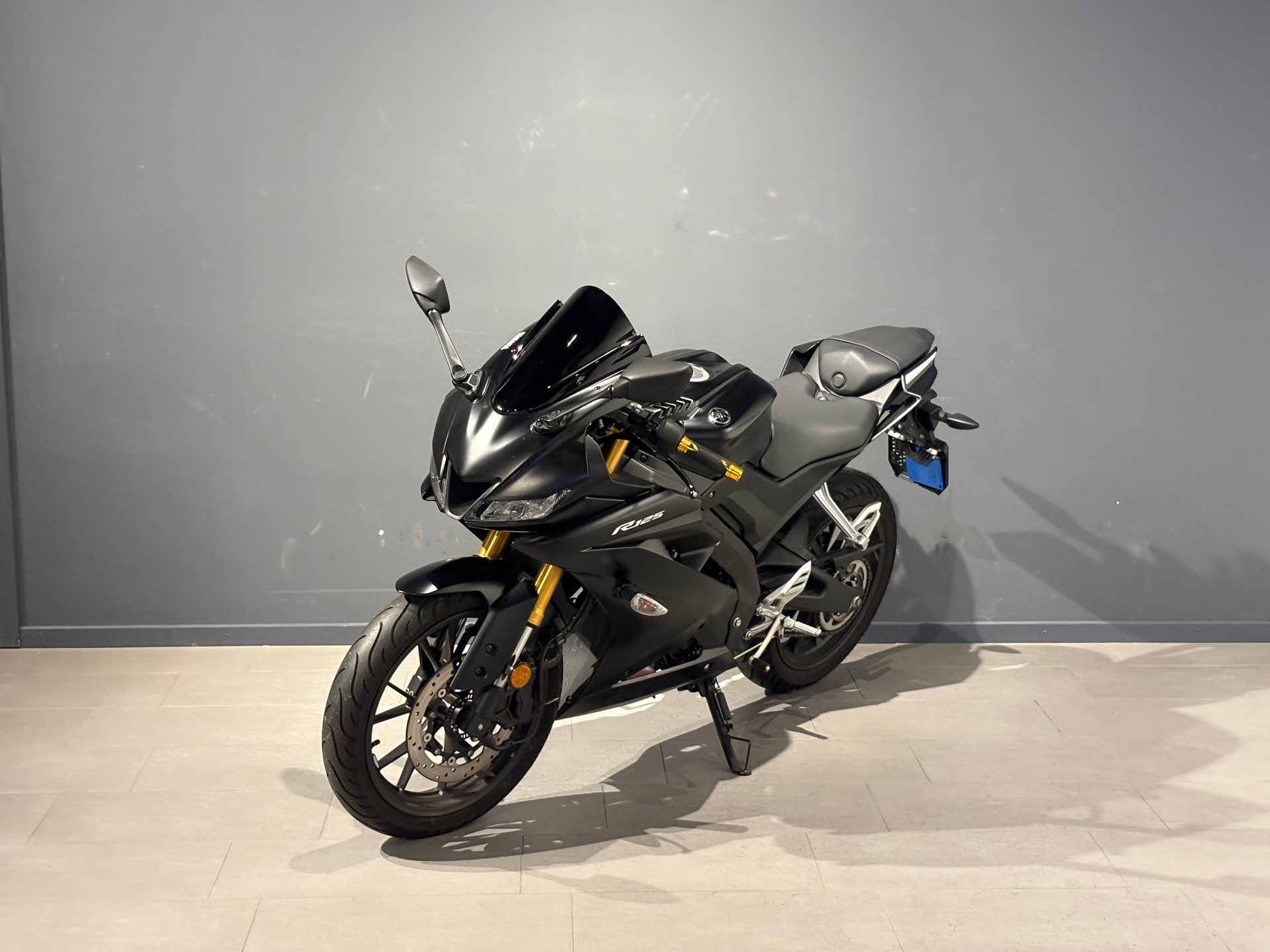 YAMAHA R 125-showroom-element-2