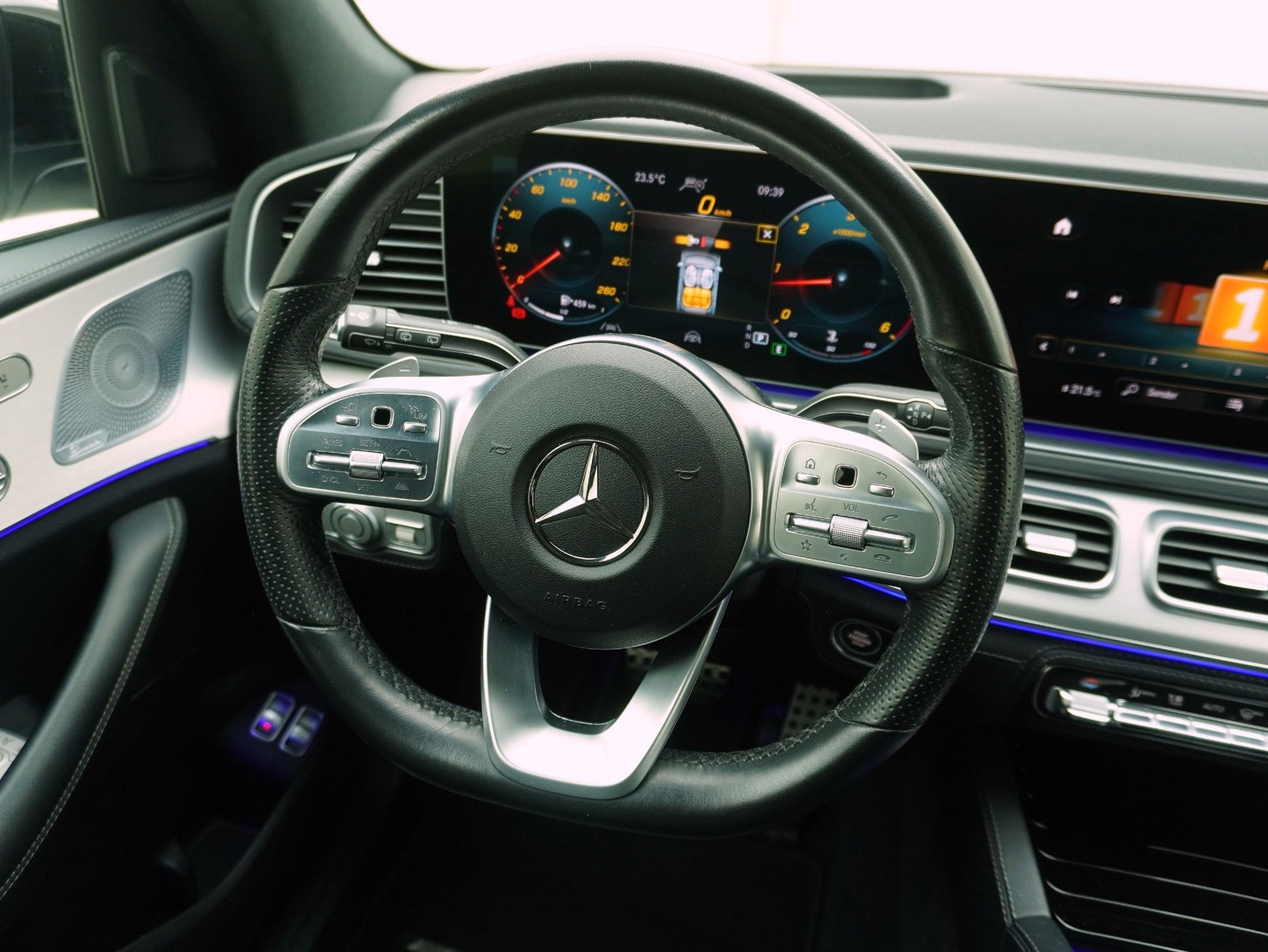 MERCEDES-BENZ GLE-Klasse GLE 350 d AMG Line 4matic-image-8