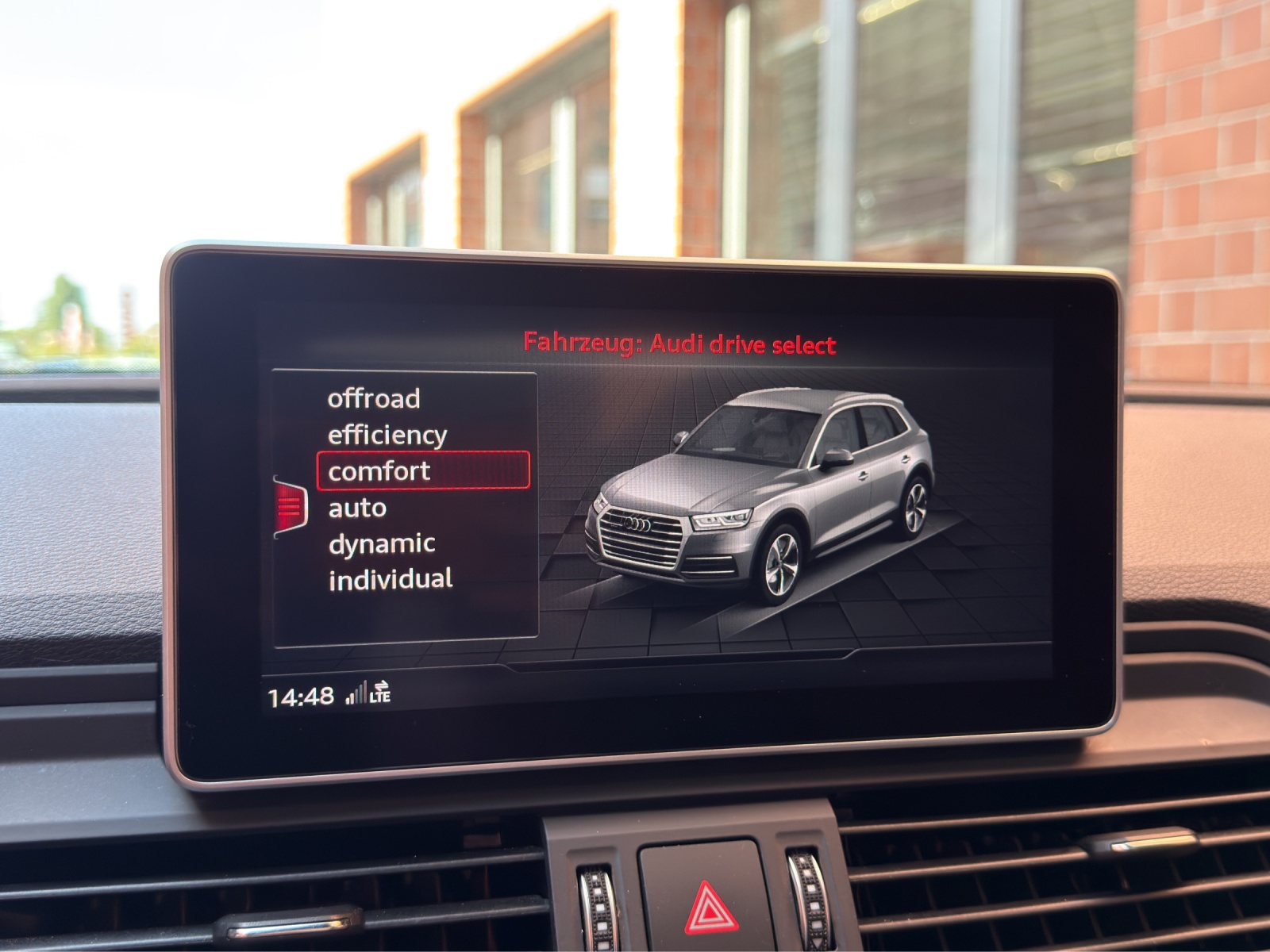 AUDI Q5 2.0 TFSI sport quattro S-tronic-image-22