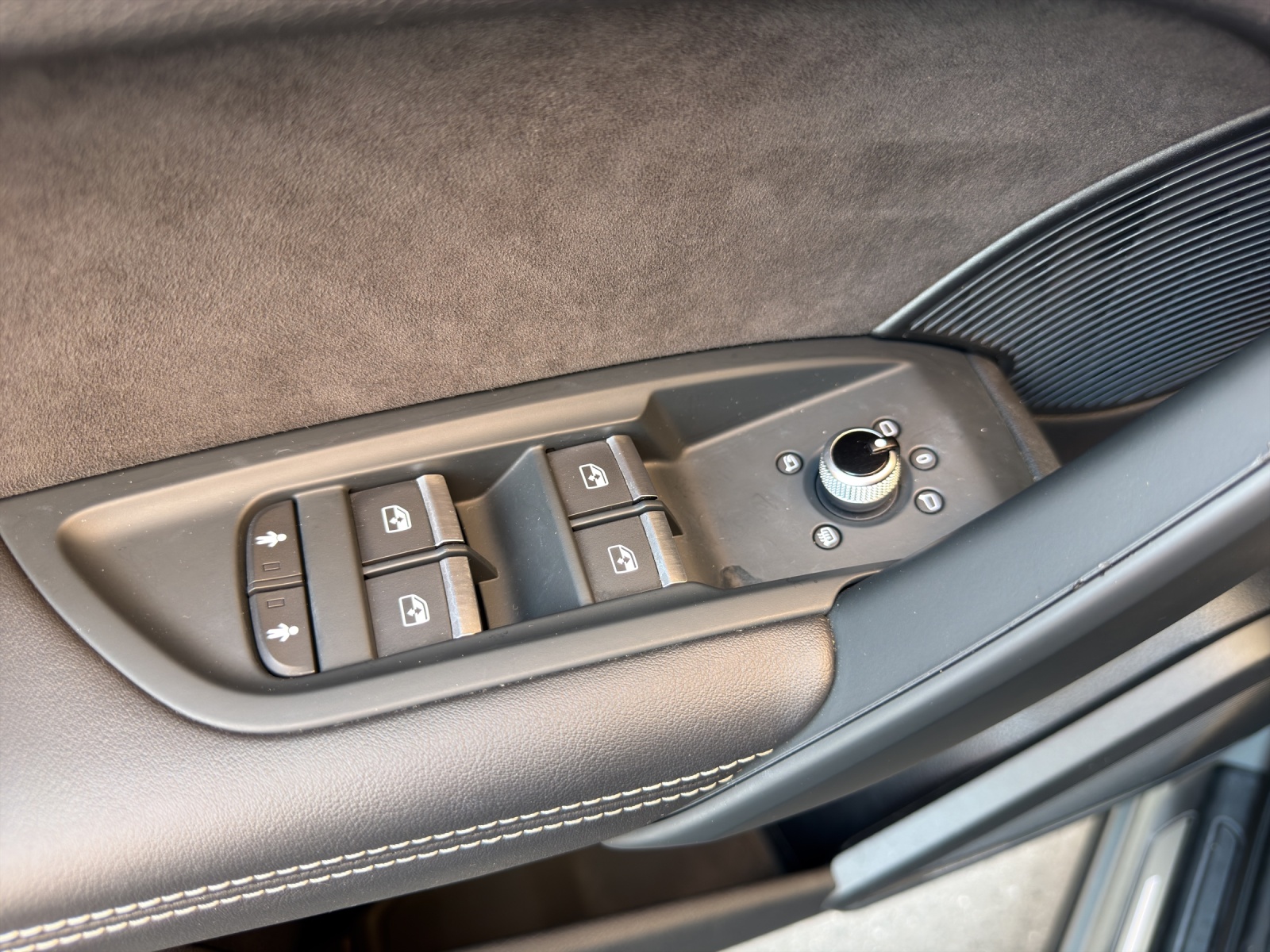 AUDI Q5 2.0 TFSI sport quattro S-tronic-image-18