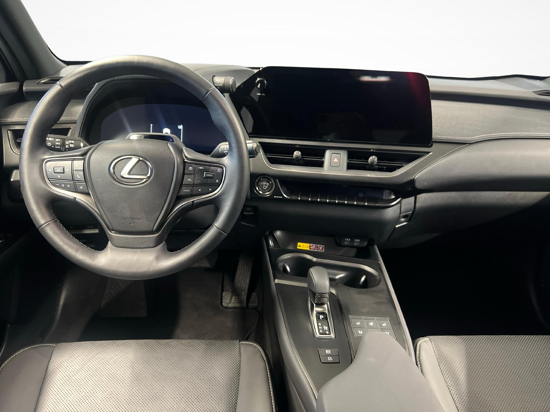 LEXUS UX 300h Excellence-image-8