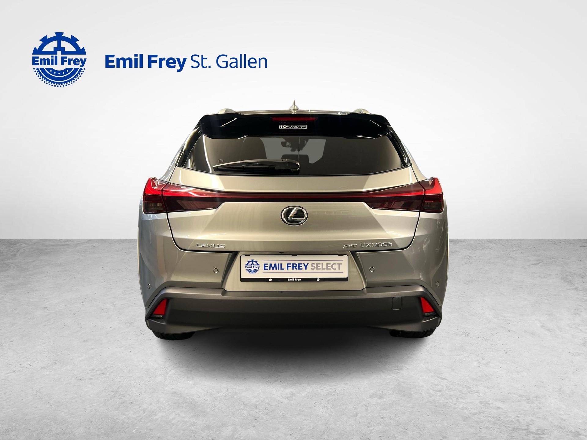 LEXUS UX 300h Excellence-showroom-element-3