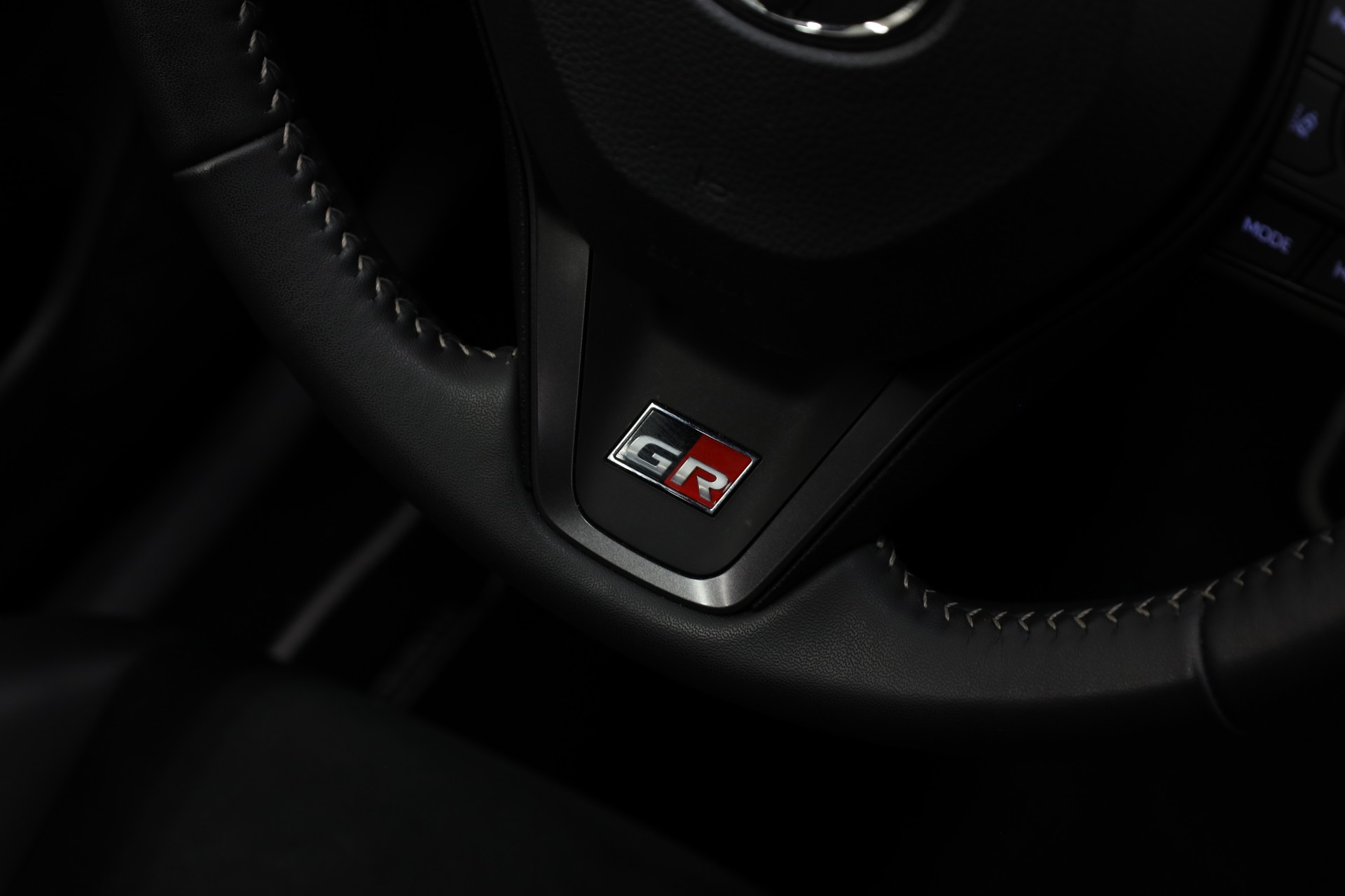 TOYOTA RAV-4 2.5 HEV GR Sport e-CVT 4WD-image-27