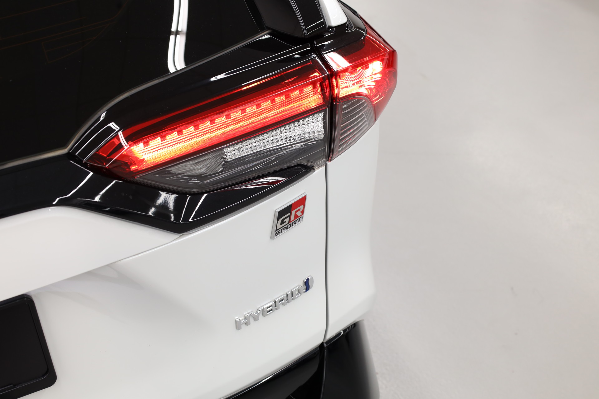TOYOTA RAV-4 2.5 HEV GR Sport e-CVT 4WD-image-9