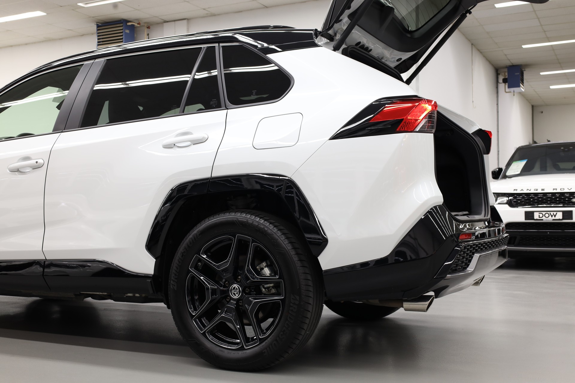 TOYOTA RAV-4 2.5 HEV GR Sport e-CVT 4WD-image-11