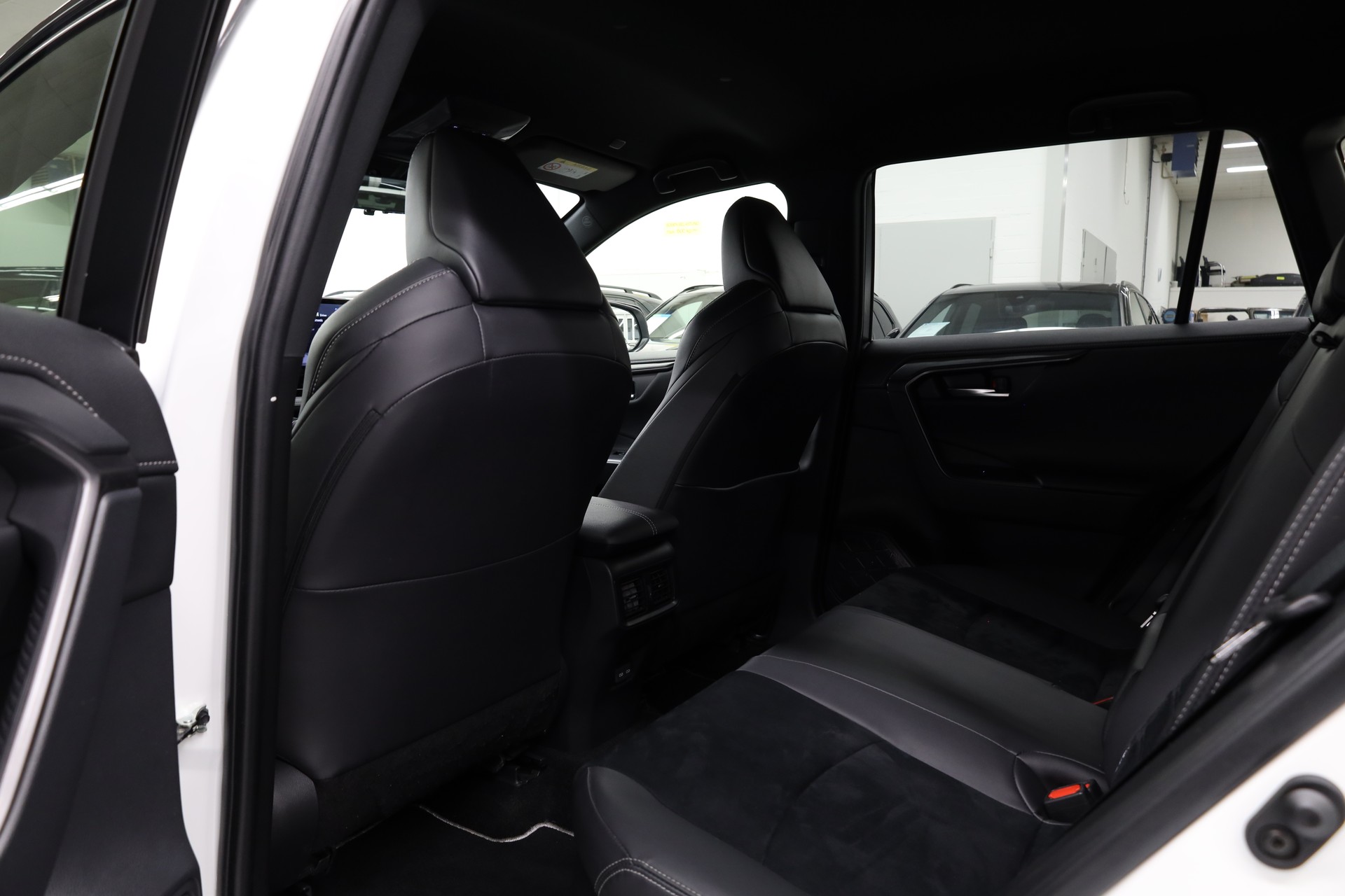 TOYOTA RAV-4 2.5 HEV GR Sport e-CVT 4WD-image-25