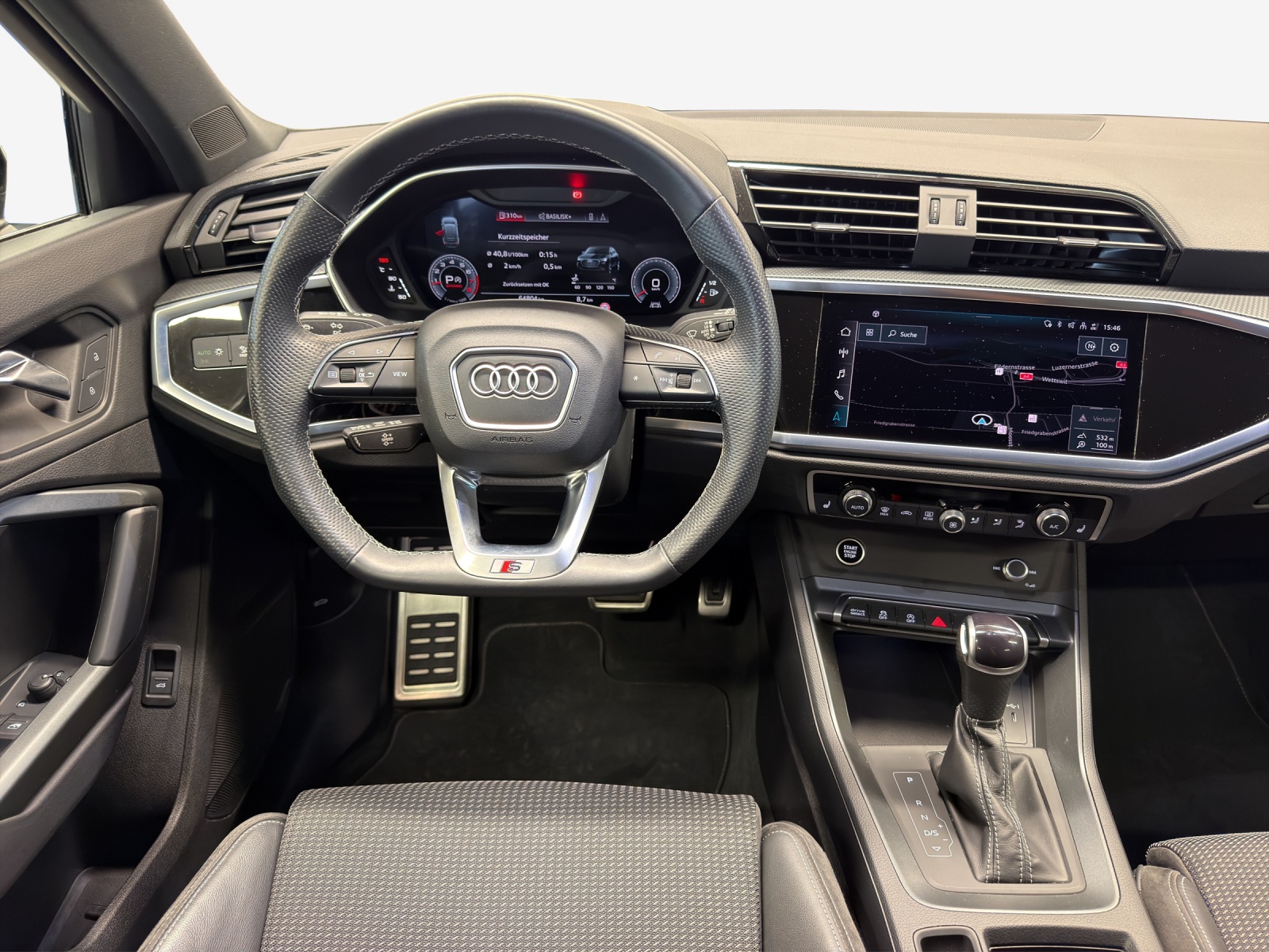 AUDI Q3 Sportback 45 TFSI S line quattro S-tronic-image-8