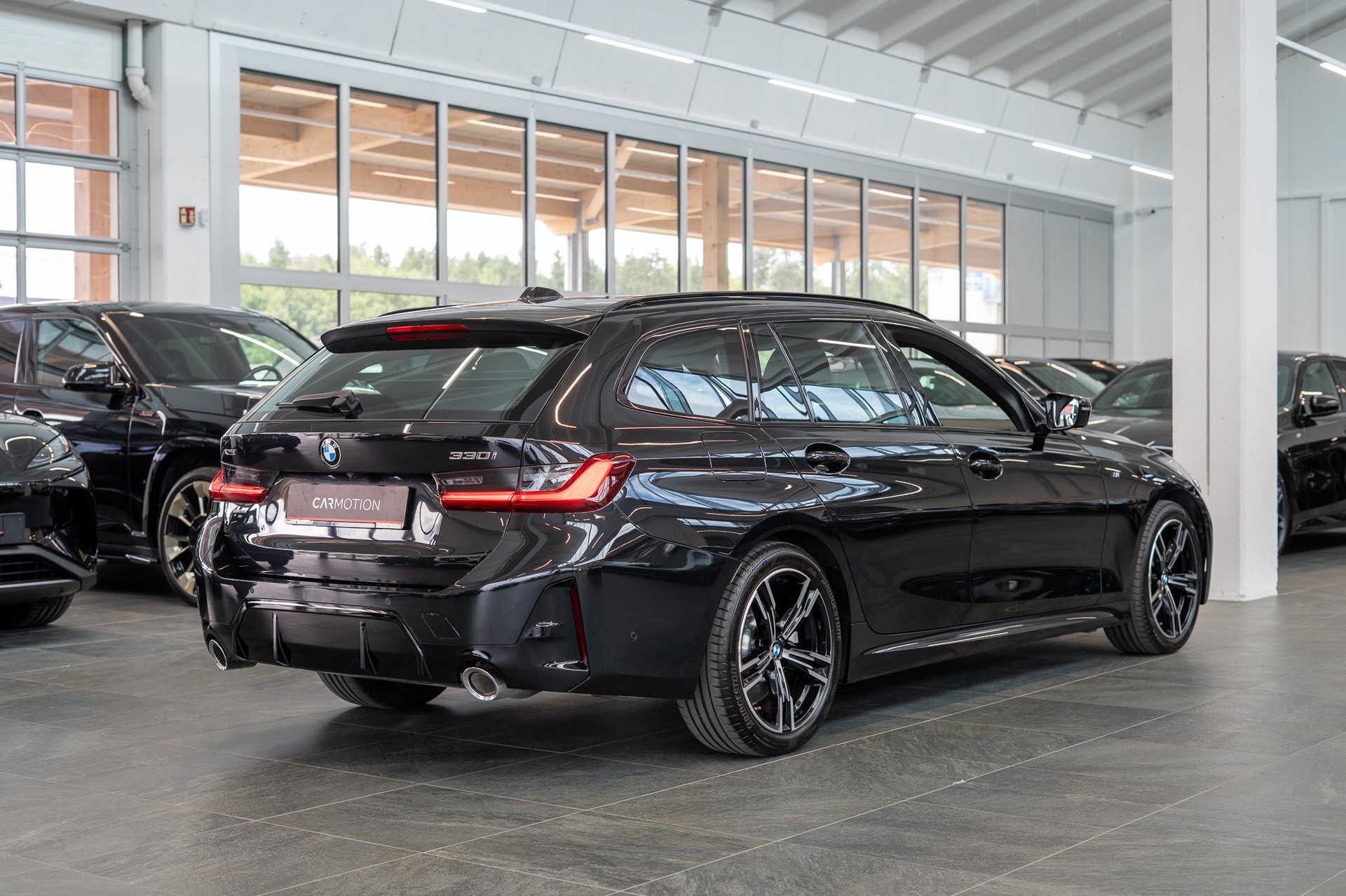 BMW 330i xDrive M Sport Touring / LCI / Rückfahrkamera / el.Heckklappe-showroom-element-3