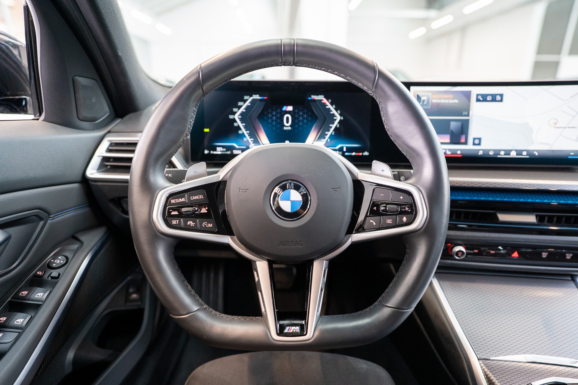BMW 330i xDrive M Sport Touring / LCI / Rückfahrkamera / el.Heckklappe-image-17
