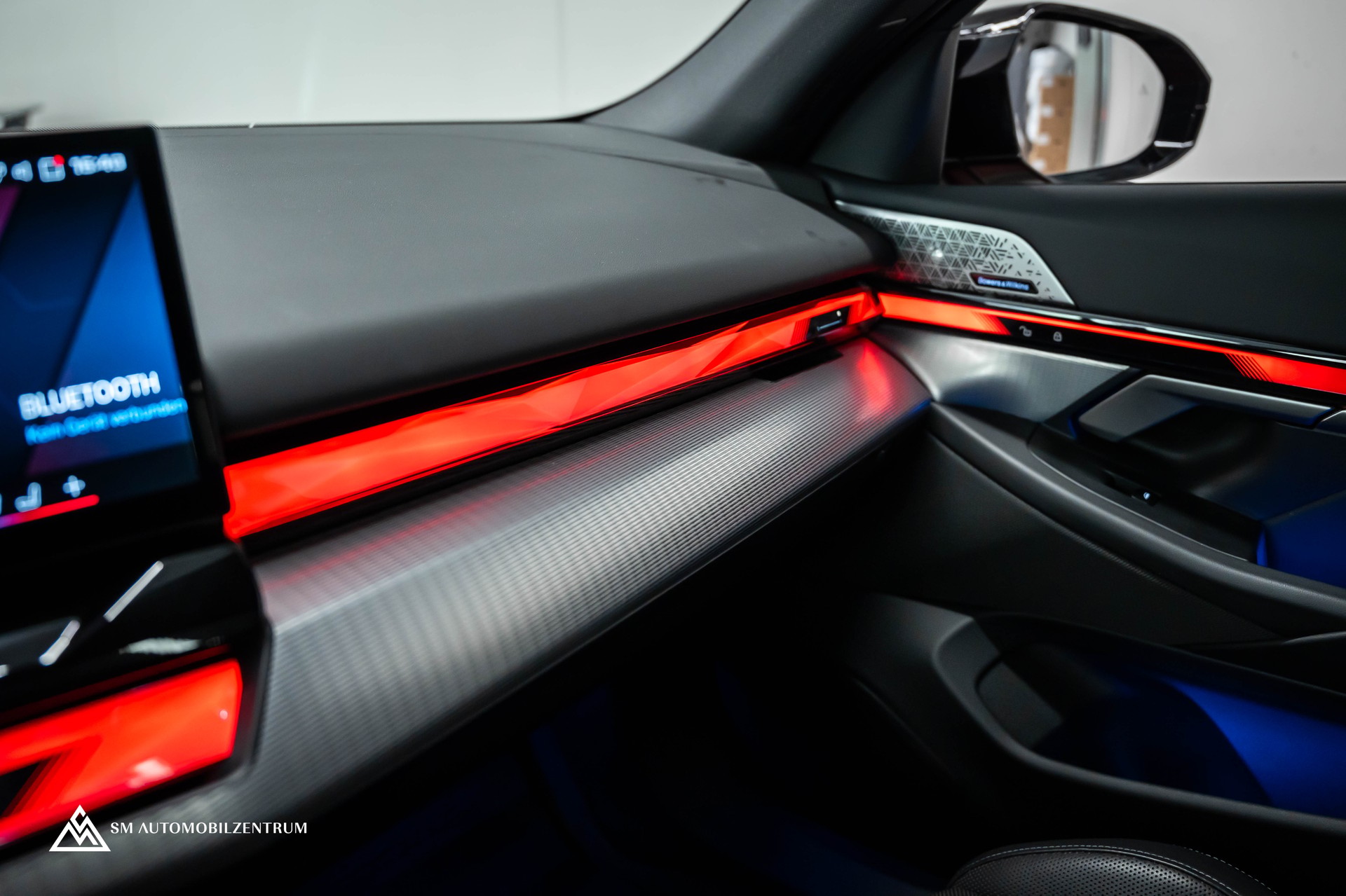 BMW M5 xDrive / Panorama / 360° / Sitzbelüftung / Bowers & Wilkins-image-36