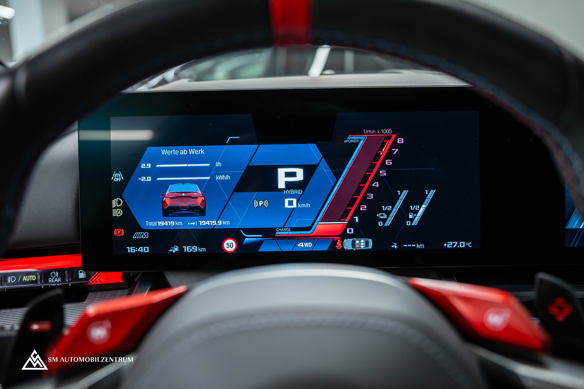 BMW M5 xDrive / Panorama / 360° / Sitzbelüftung / Bowers & Wilkins-image-34